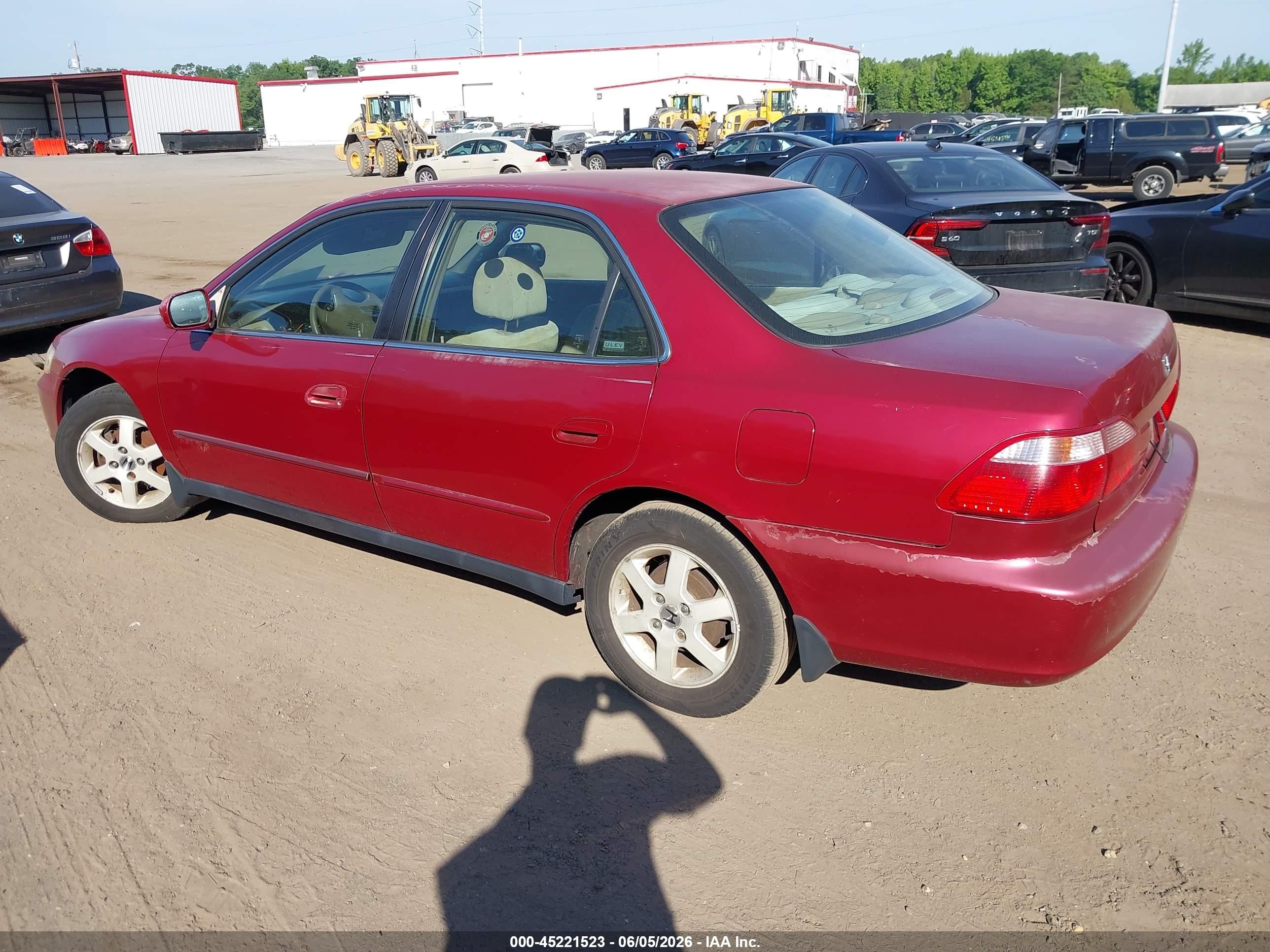 2000 Honda Accord 2.3 Se Red vin: JHMCG6690YC011302