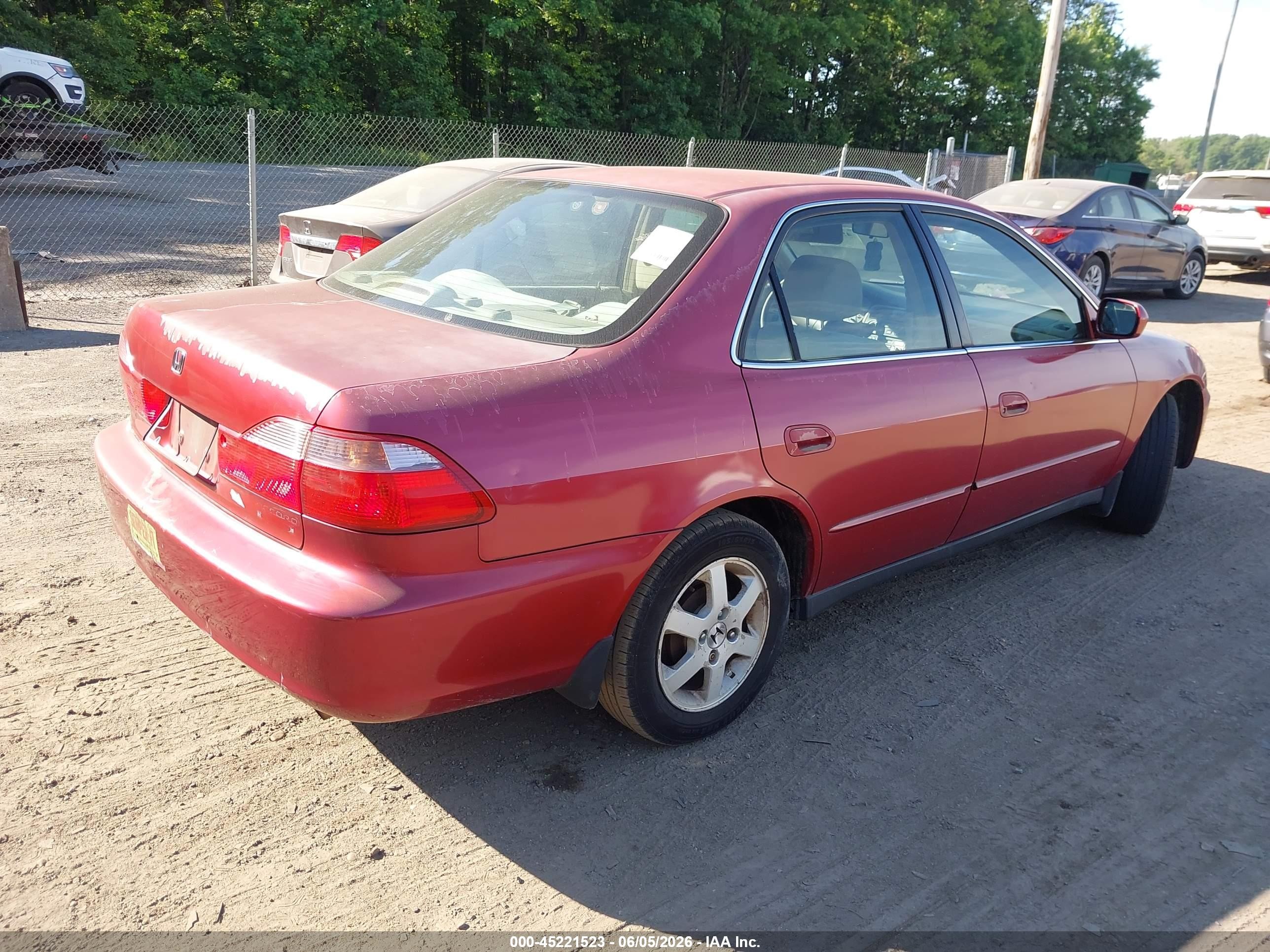 2000 Honda Accord 2.3 Se Red vin: JHMCG6690YC011302