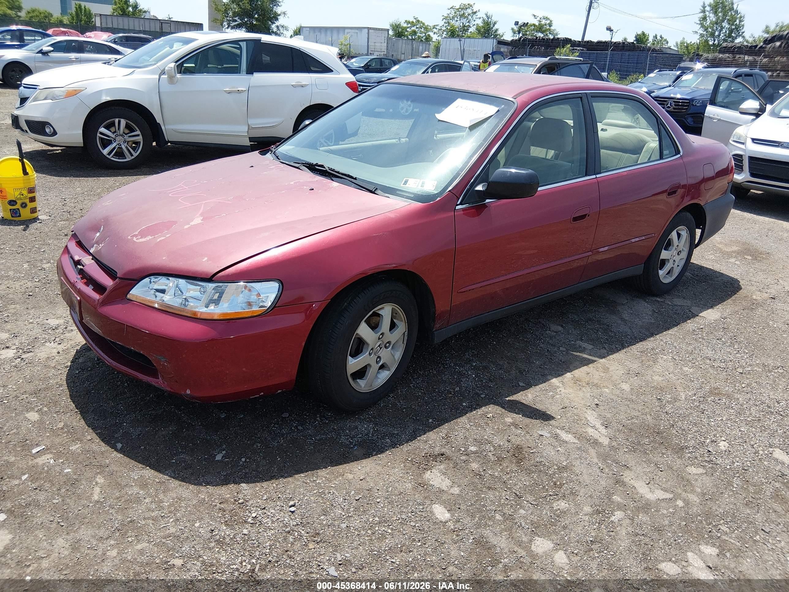 2000 Honda Accord 2.3 Se Red vin: JHMCG6693YC015893