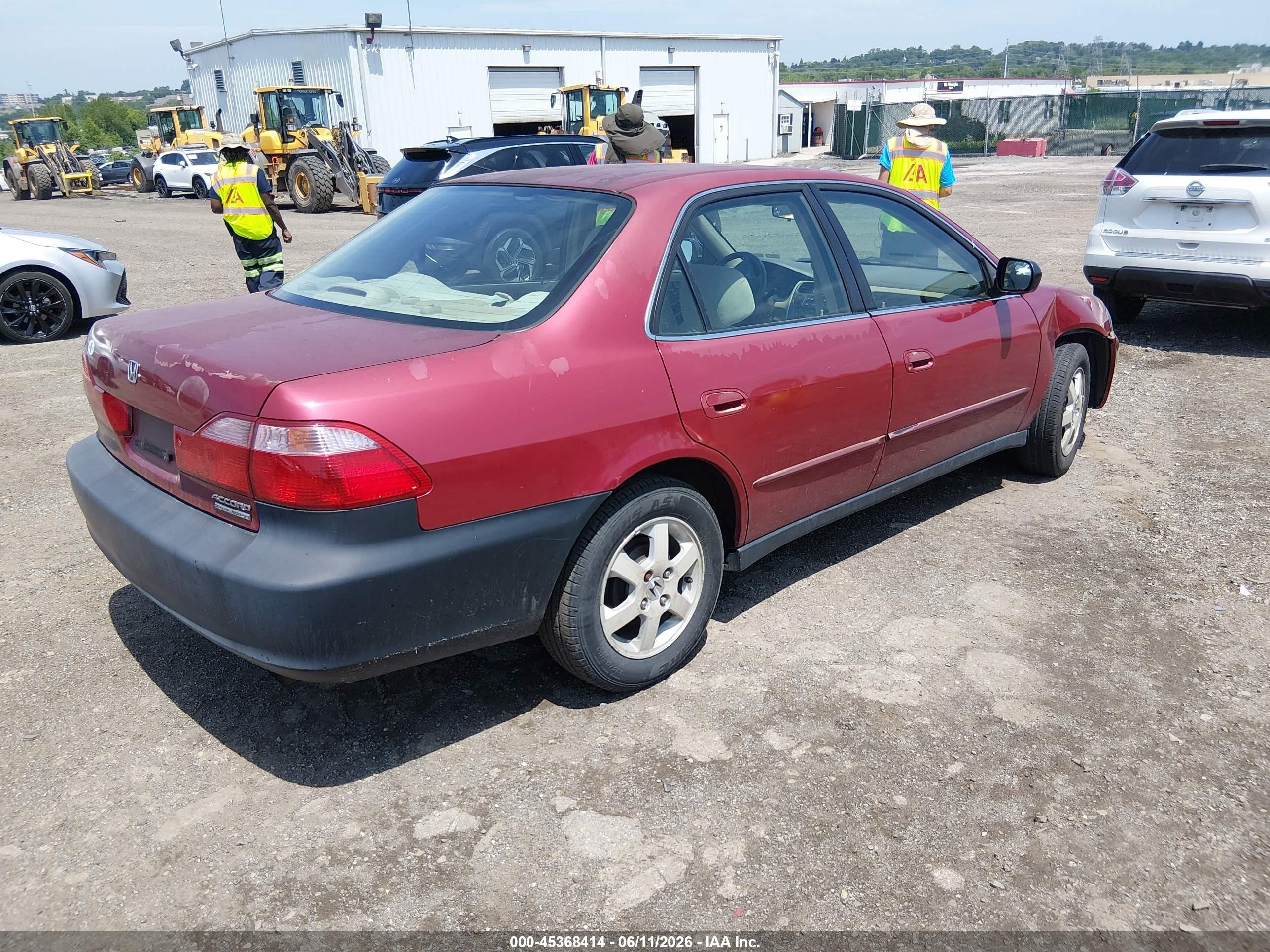 2000 Honda Accord 2.3 Se Red vin: JHMCG6693YC015893