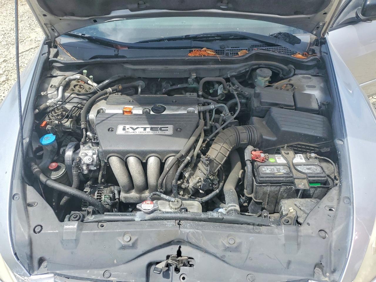 2004 Honda Accord Dx Silver vin: JHMCM56144C011858