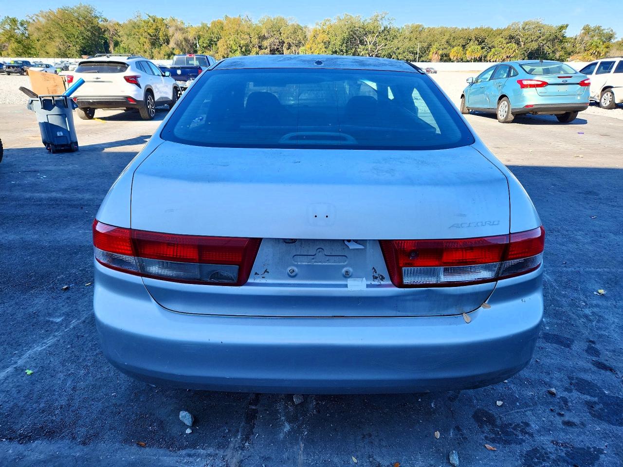 2004 Honda Accord Dx Silver vin: JHMCM56184C014942