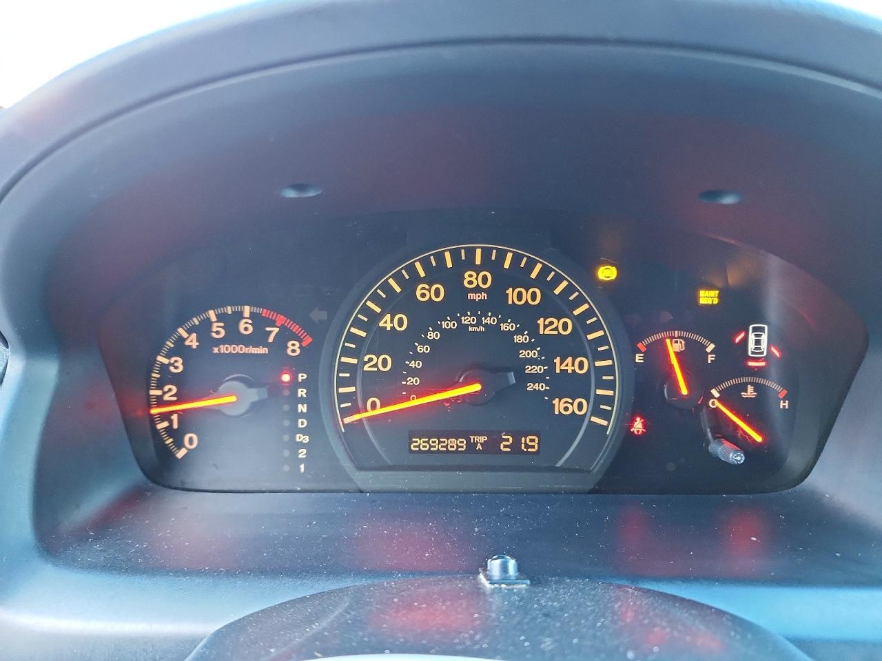 2004 Honda Accord Dx Silver vin: JHMCM56184C014942