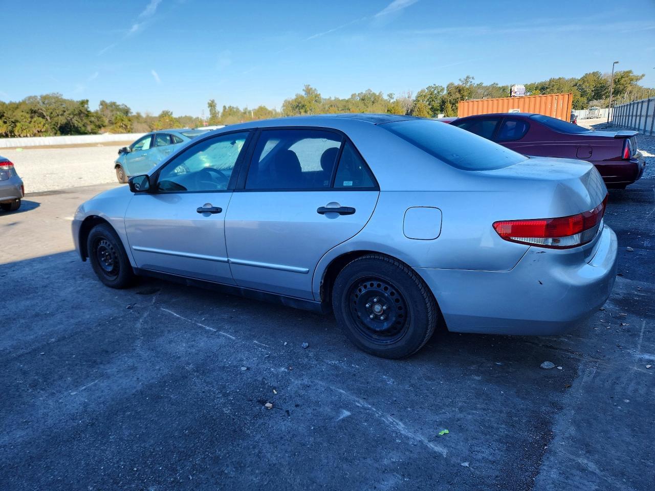 2004 Honda Accord Dx Silver vin: JHMCM56184C014942