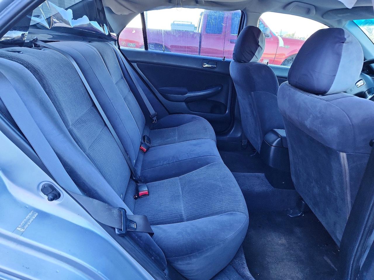 2004 Honda Accord Dx Silver vin: JHMCM56184C014942