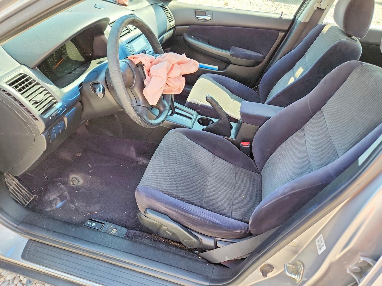 2004 Honda Accord Lx Silver vin: JHMCM56304C004956