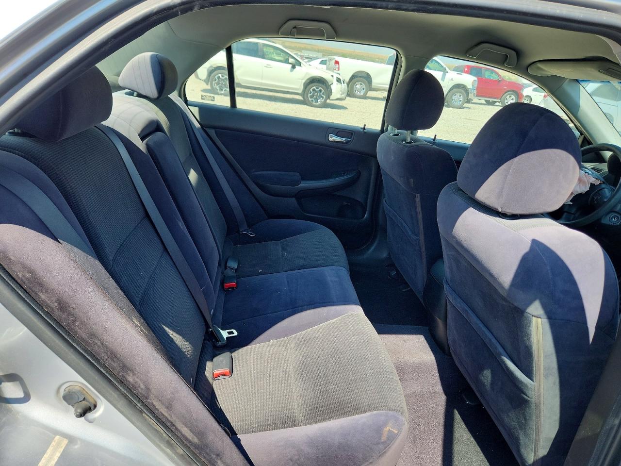 2004 Honda Accord Lx Silver vin: JHMCM56304C004956