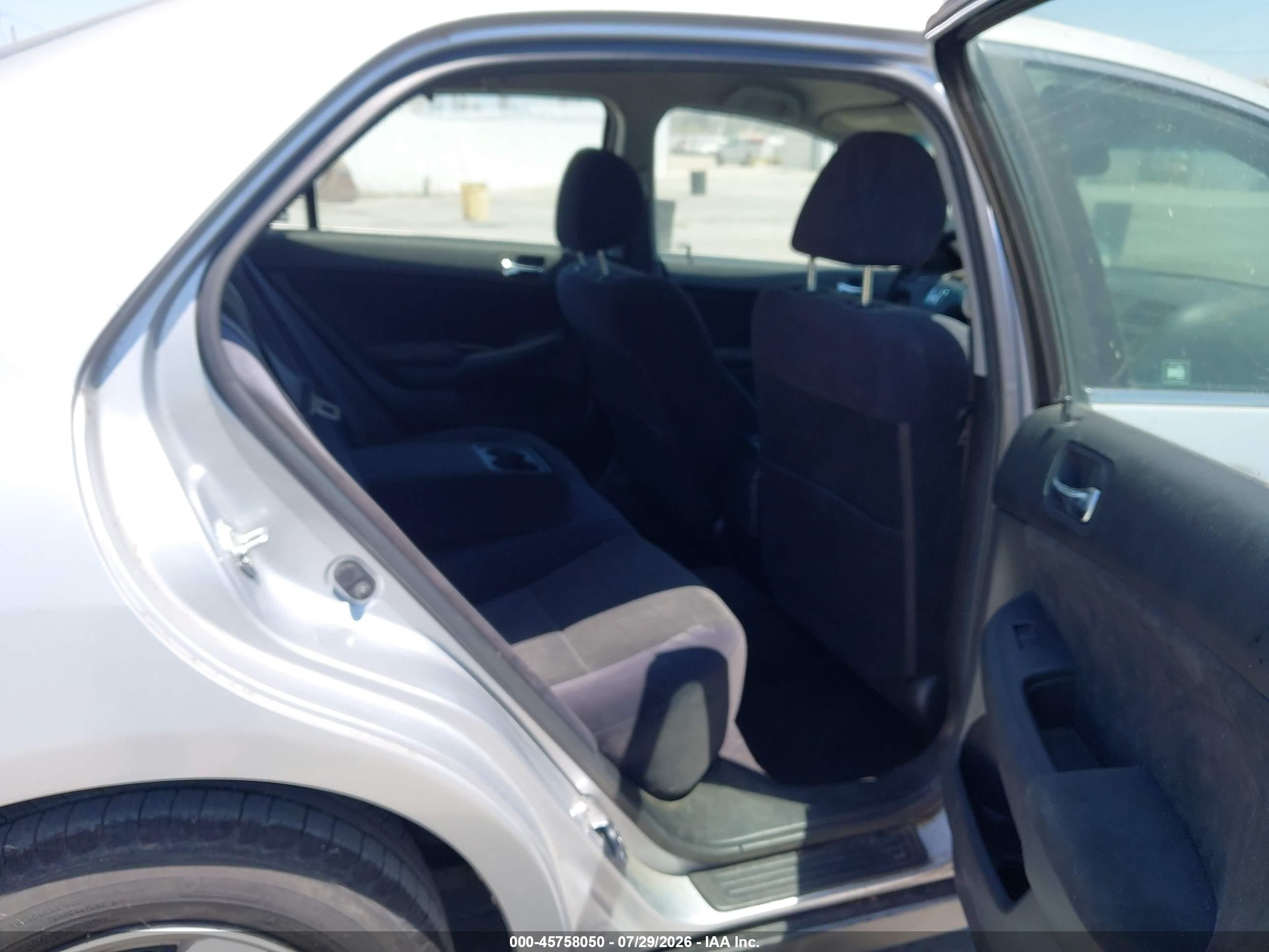 2003 Honda Accord Lx Silver vin: JHMCM56323C039125