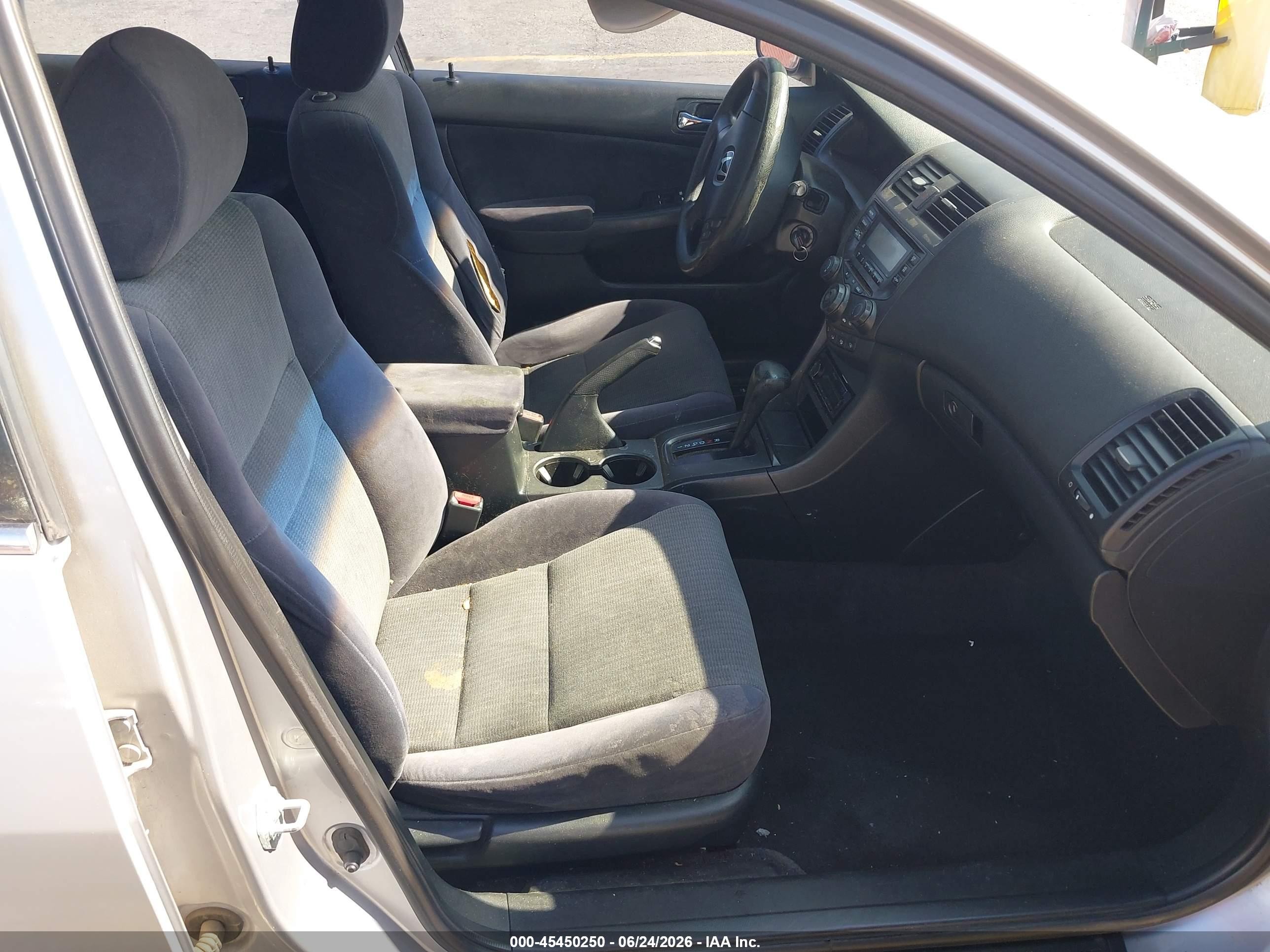 2003 Honda Accord Sdn Lx Silver vin: JHMCM56323C067653