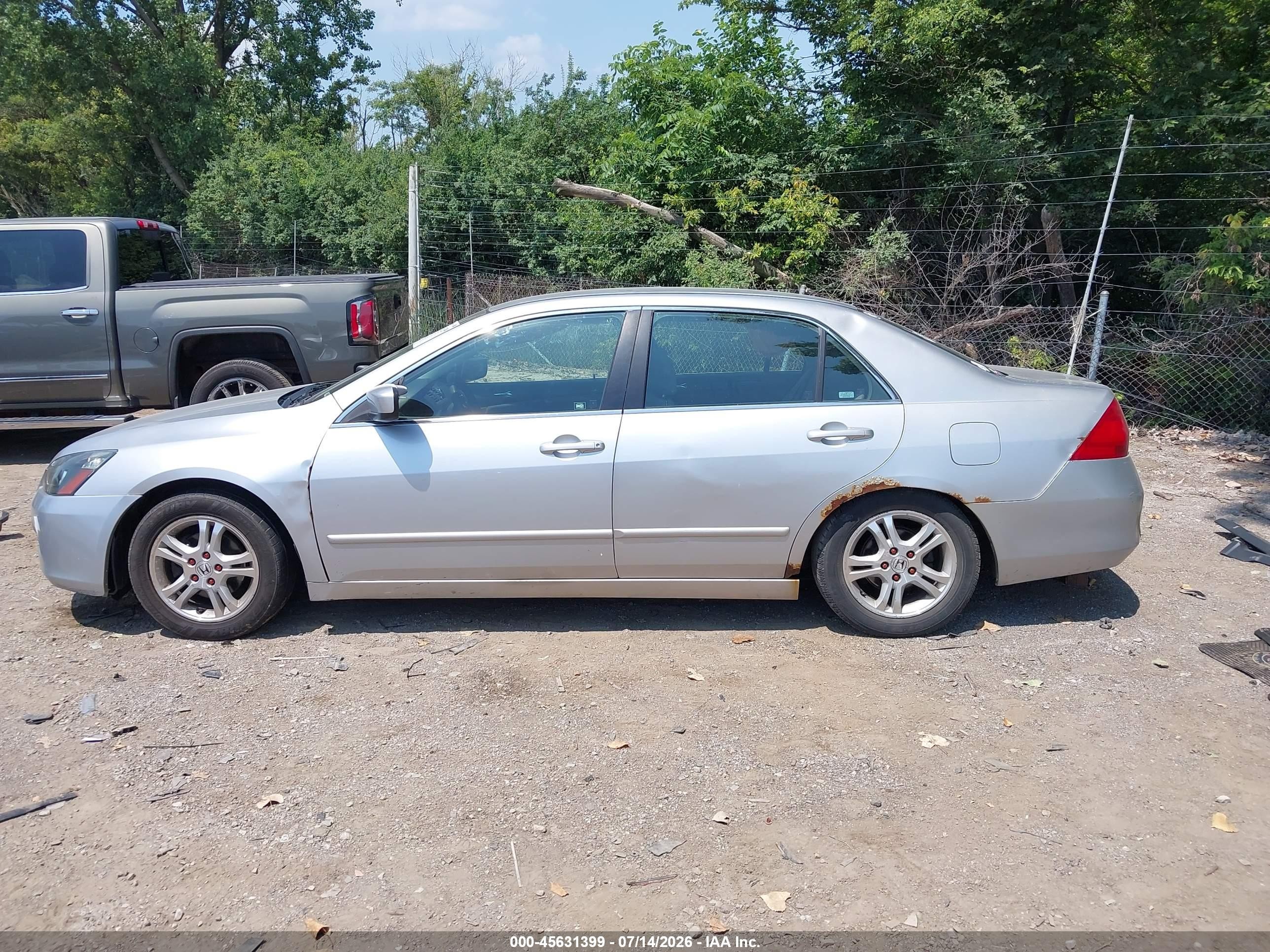 2007 Honda Accord 2.4 Se Silver vin: JHMCM56337C009735