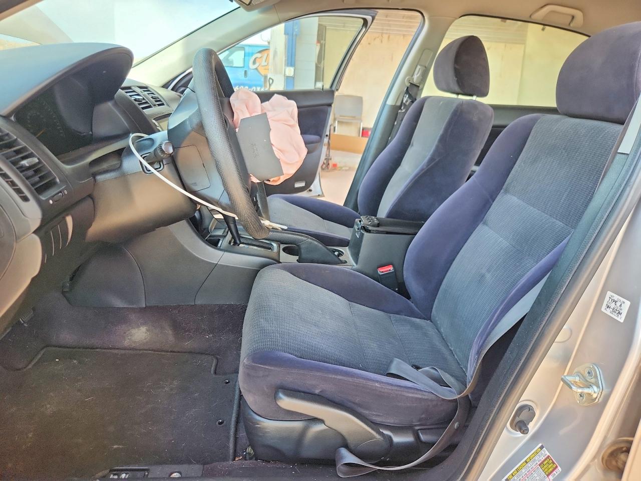 2004 Honda Accord Lx Серебряный vin: JHMCM56344C037393