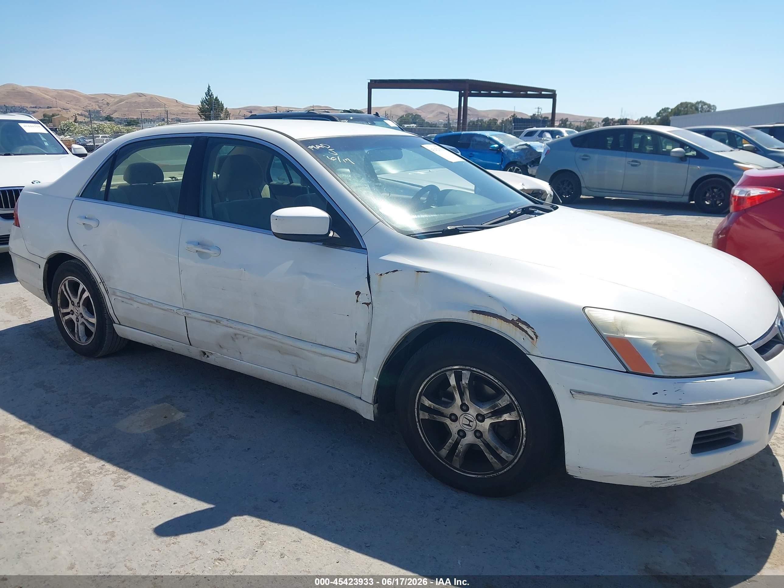 2007 Honda Accord 2.4 Se White vin: JHMCM56347C003801
