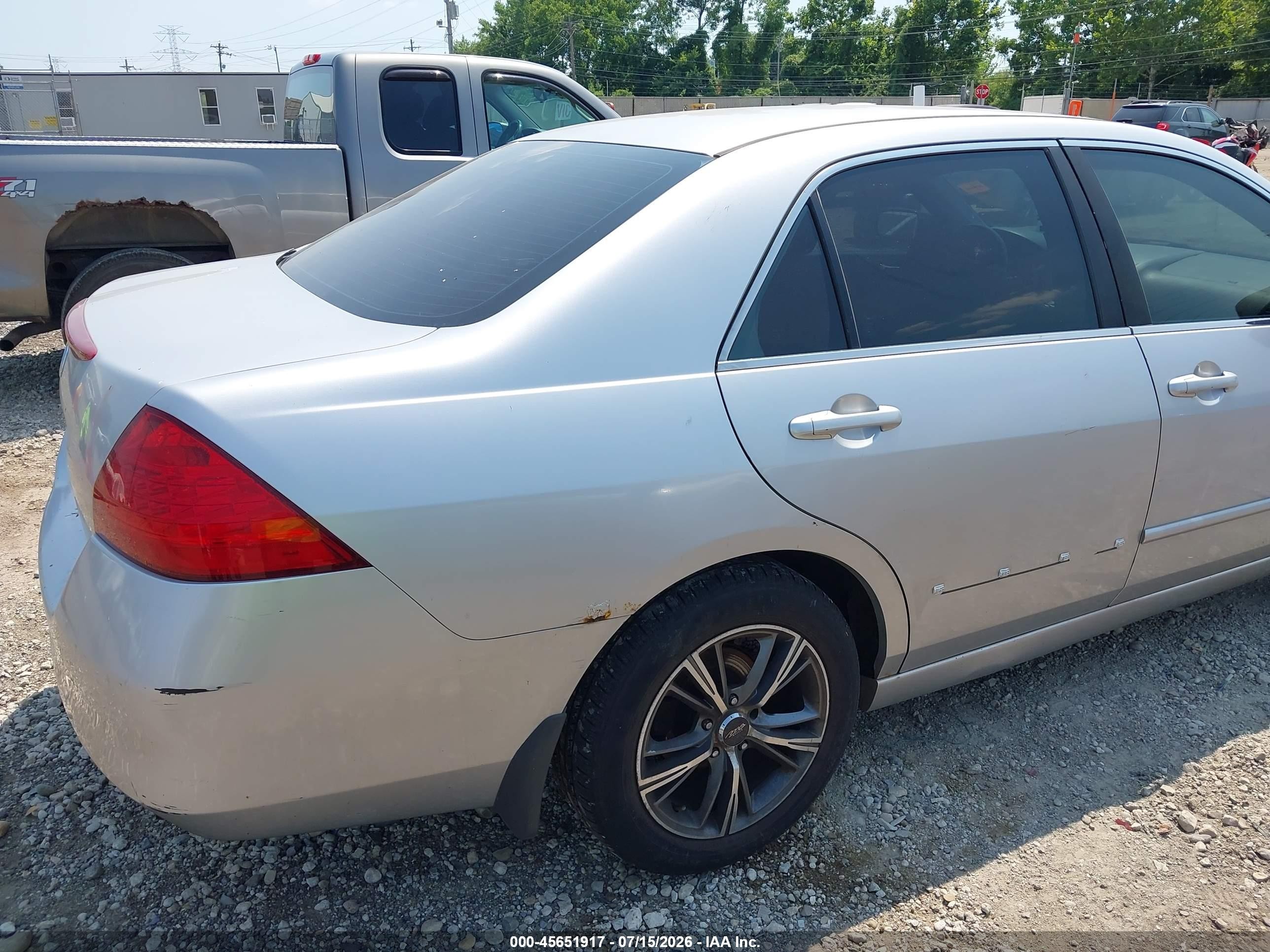 2007 Honda Accord 2.4 Se Silver vin: JHMCM56347C005192