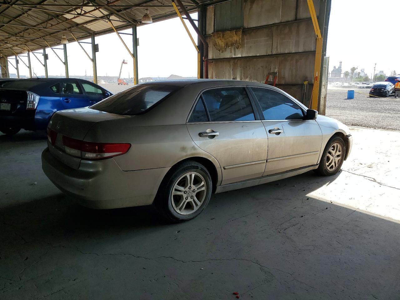 2003 Honda Accord Lx Gold vin: JHMCM56353C007902