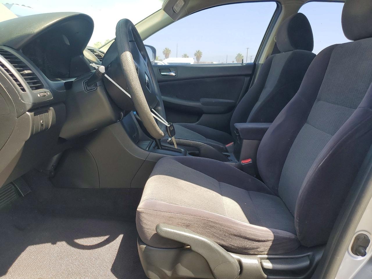 2004 Honda Accord Lx Silver vin: JHMCM56354C032719
