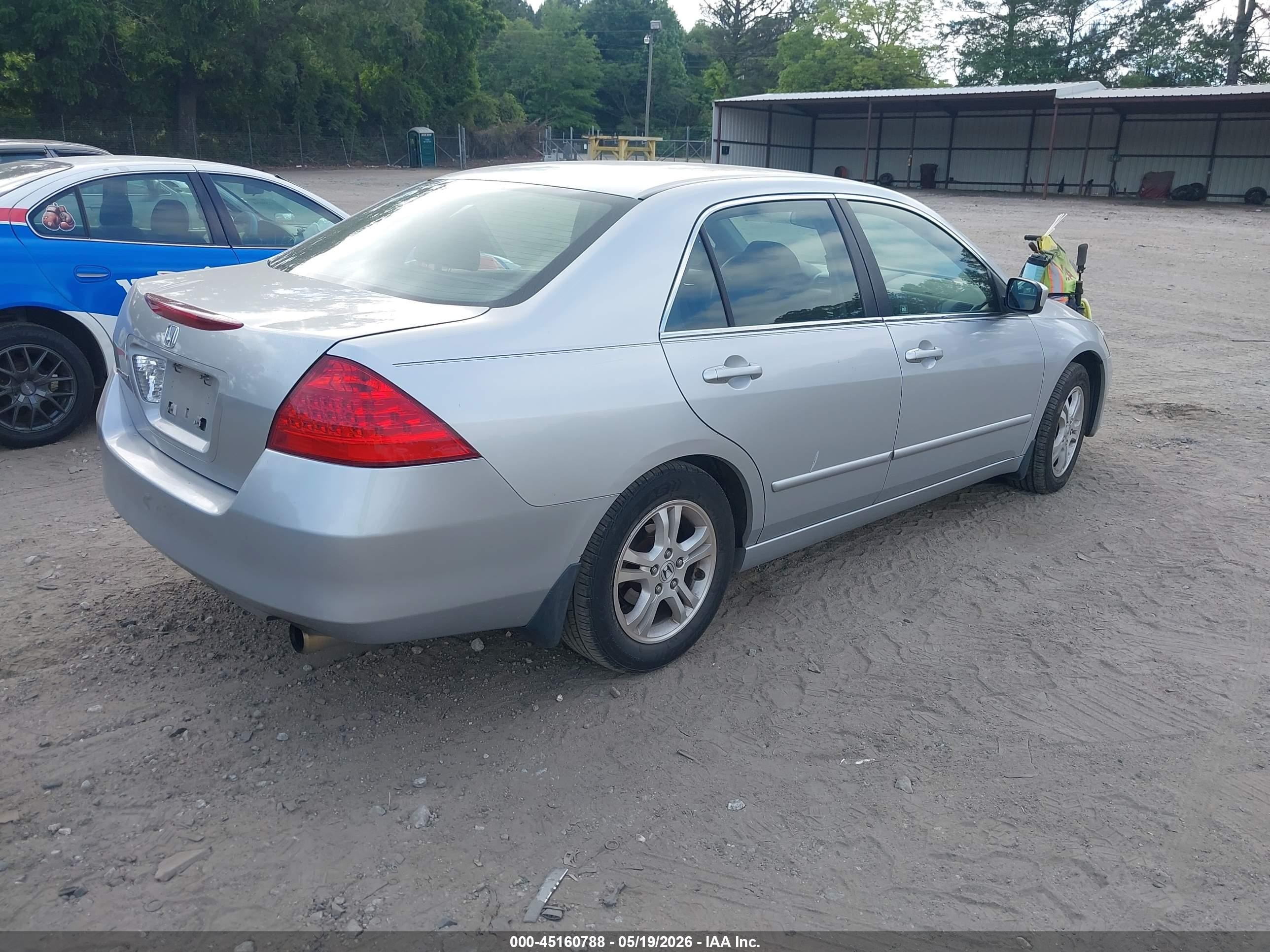 2007 Honda Accord 2.4 Se Silver vin: JHMCM56357C008182