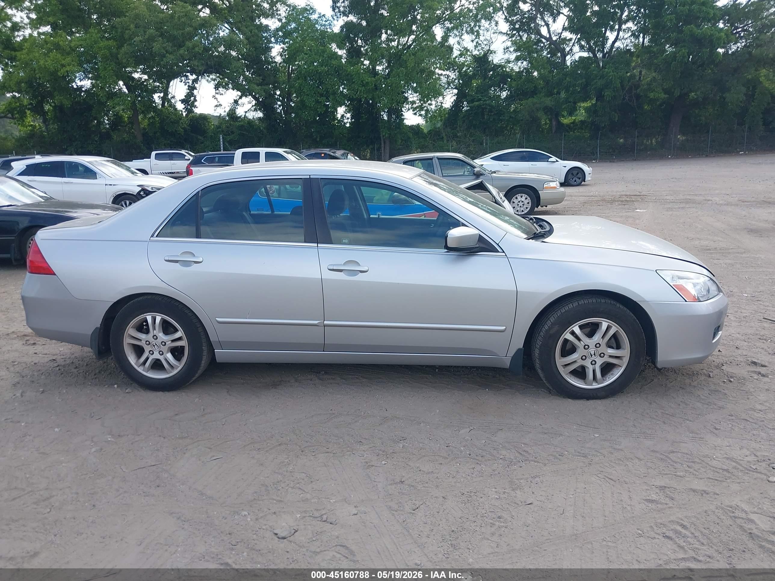 2007 Honda Accord 2.4 Se Silver vin: JHMCM56357C008182