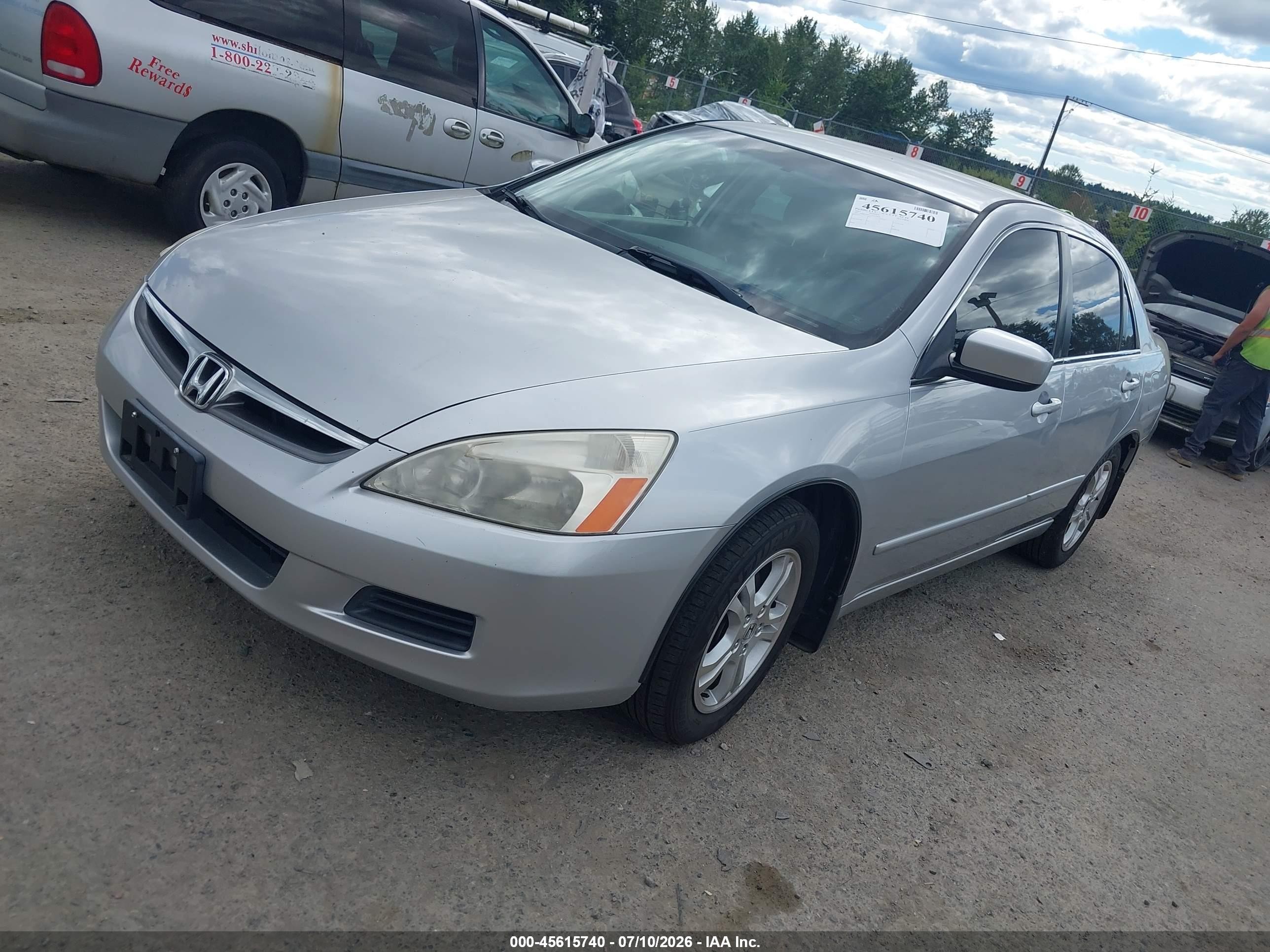 2007 Honda Accord 2.4 Se Silver vin: JHMCM56357C013656