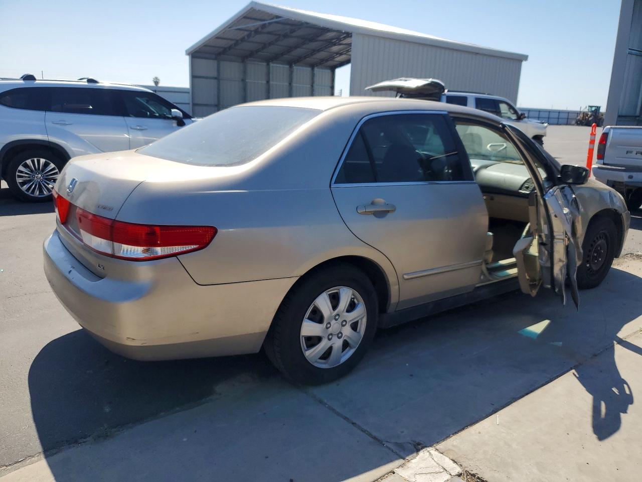 2003 Honda Accord Lx Gold vin: JHMCM56363C076582