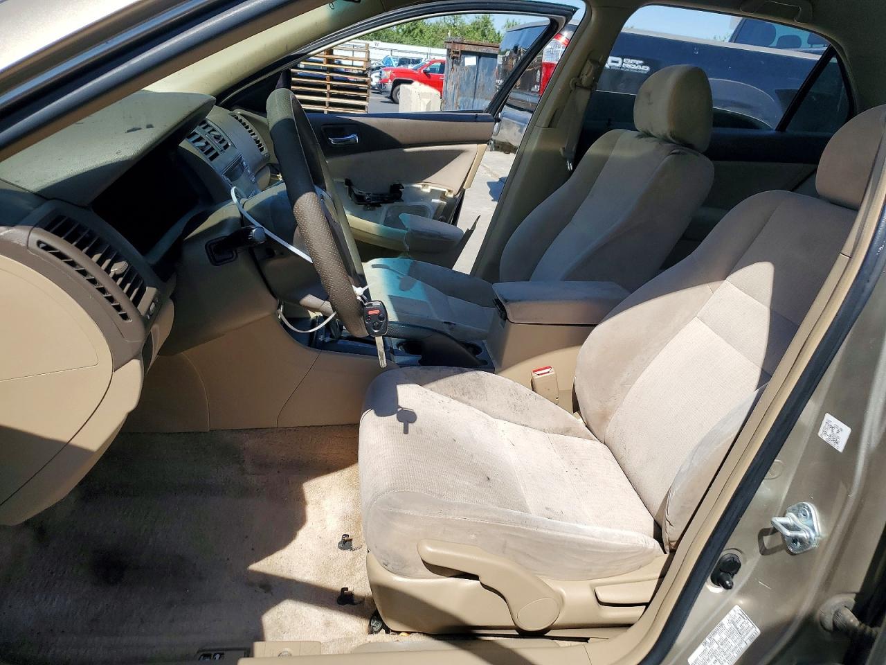 2003 Honda Accord Lx Gold vin: JHMCM56363C076582