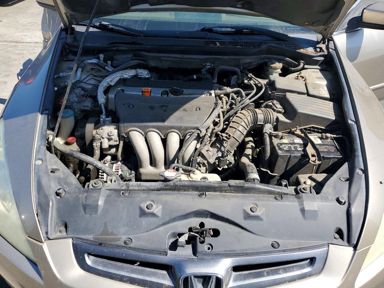 2003 Honda Accord Lx Gold vin: JHMCM56363C076582