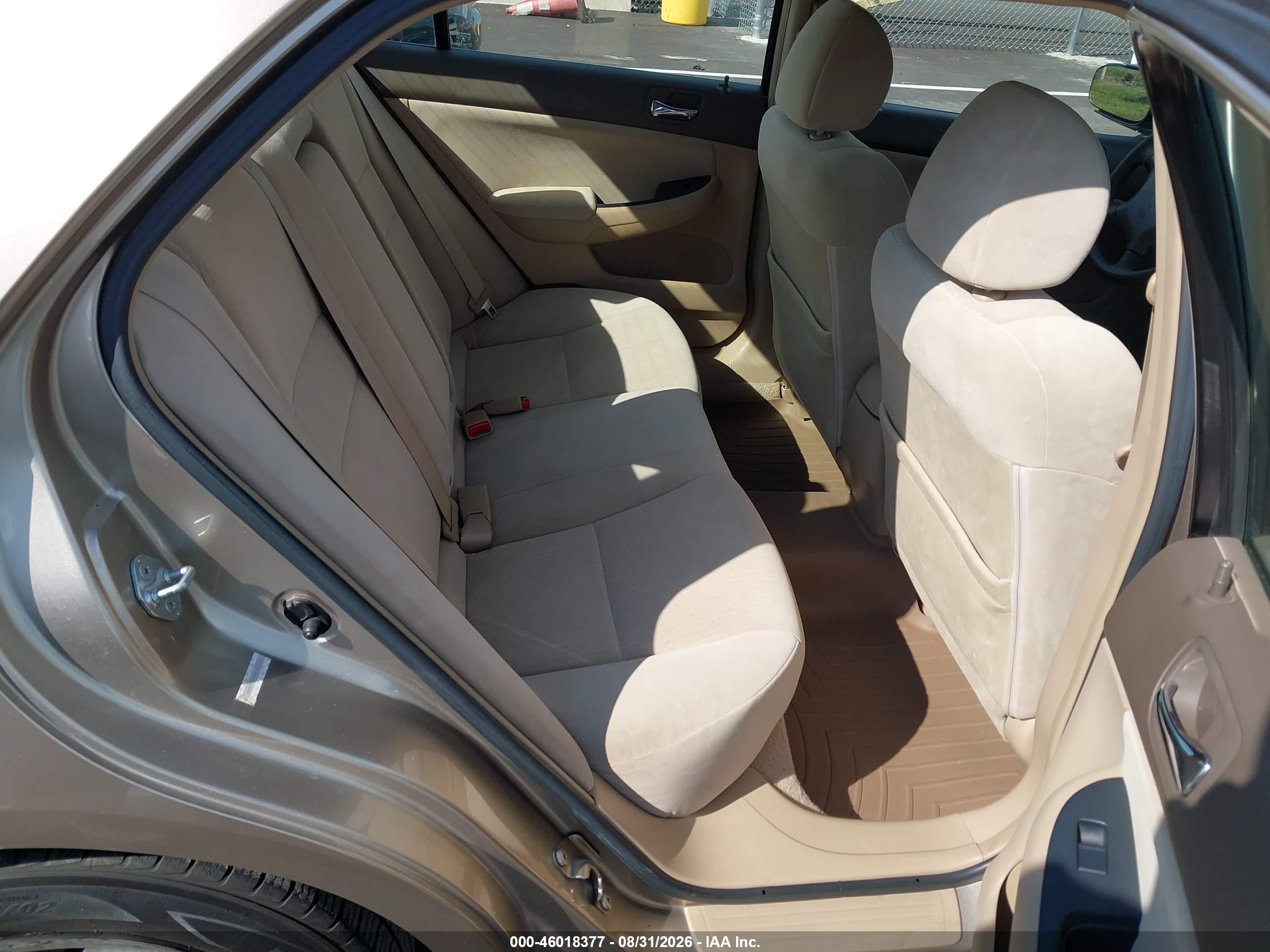 2004 Honda Accord 2.4 Lx Tan vin: JHMCM56364C001091