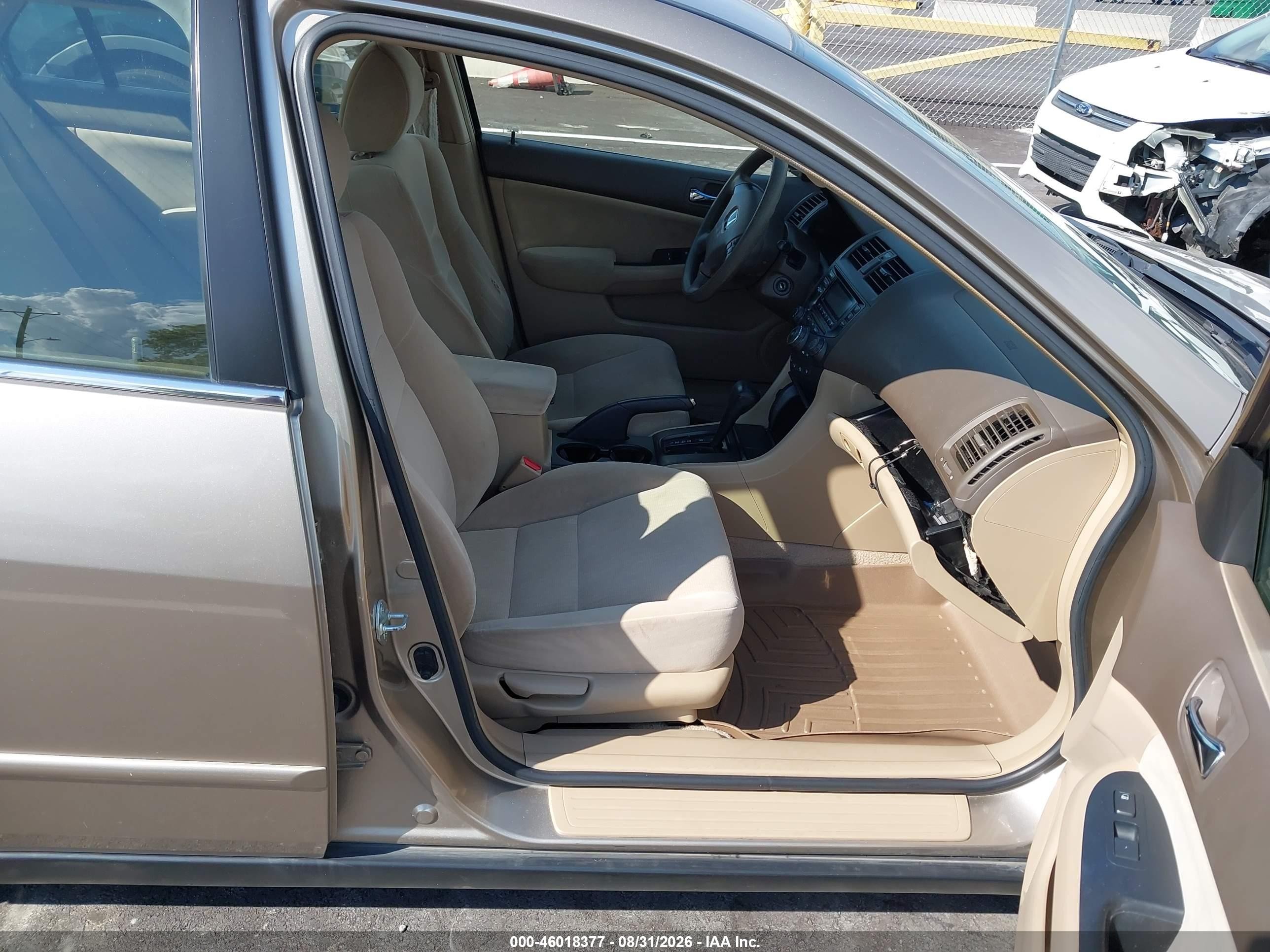 2004 Honda Accord 2.4 Lx Tan vin: JHMCM56364C001091