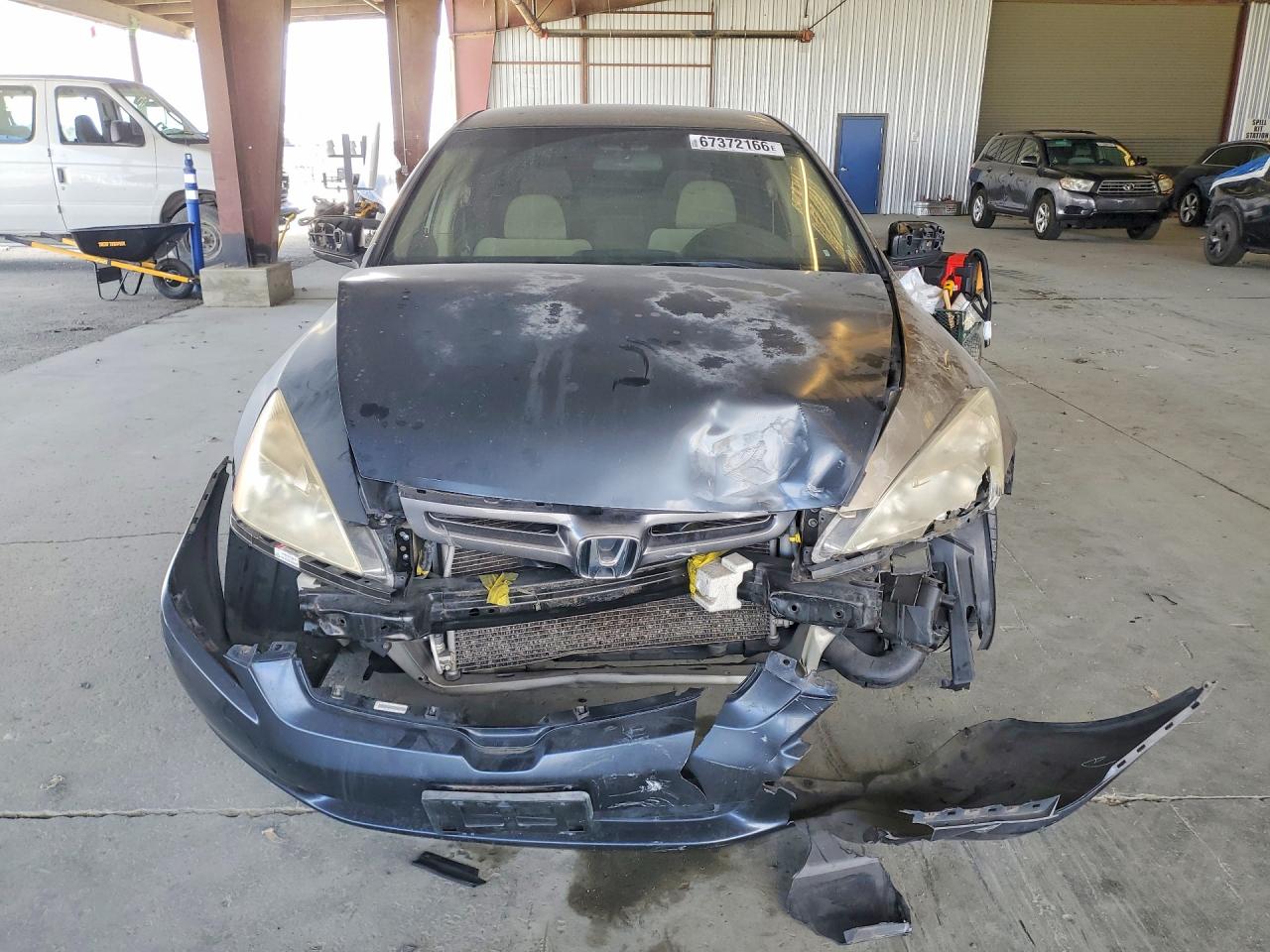 2004 Honda Accord Lx Gold vin: JHMCM56364C035399