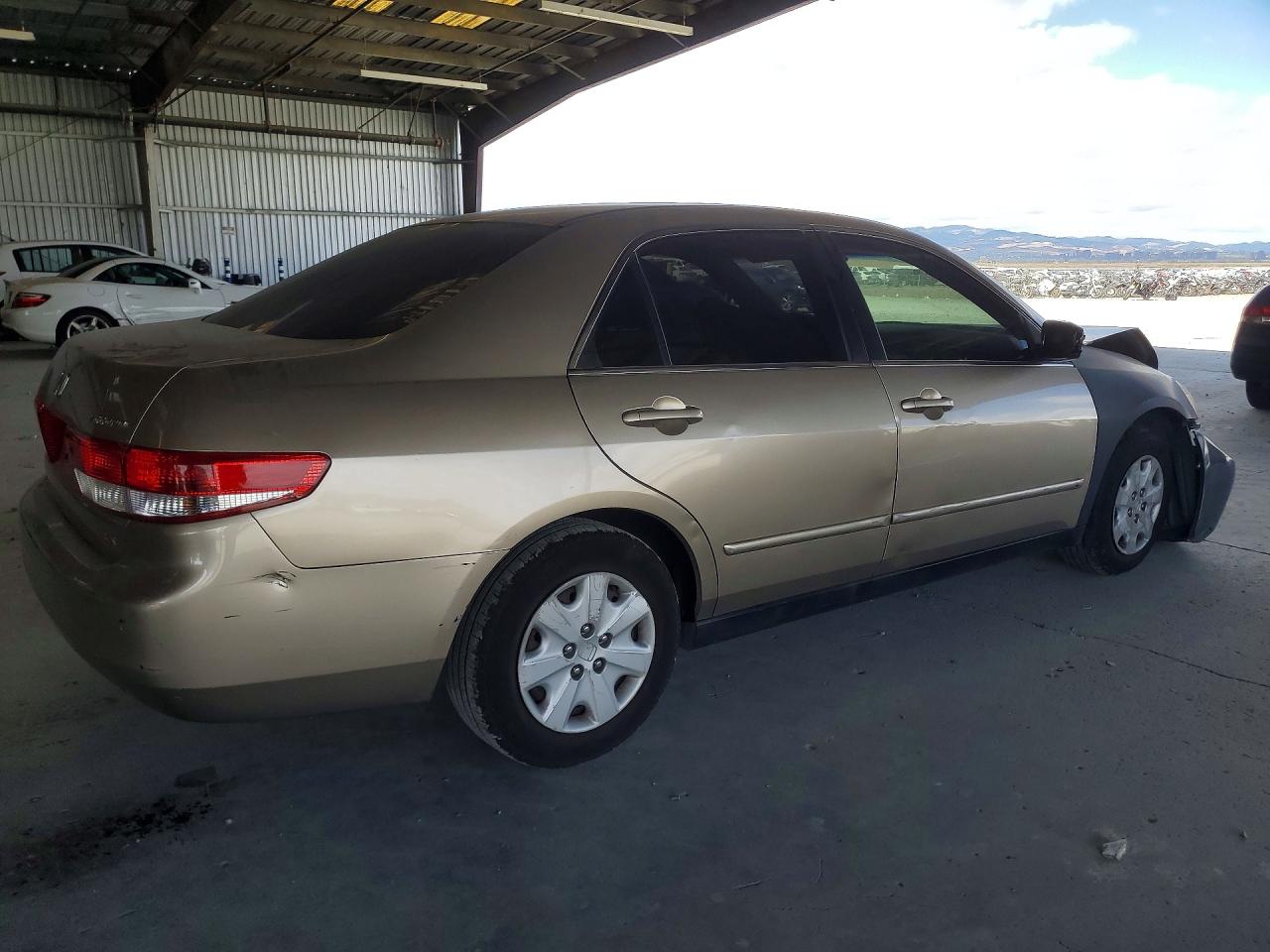 2004 Honda Accord Lx Gold vin: JHMCM56364C035399