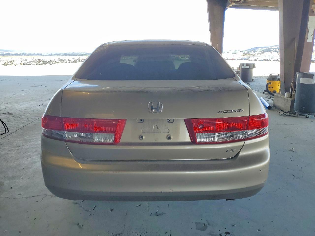 2004 Honda Accord Lx Gold vin: JHMCM56364C035399