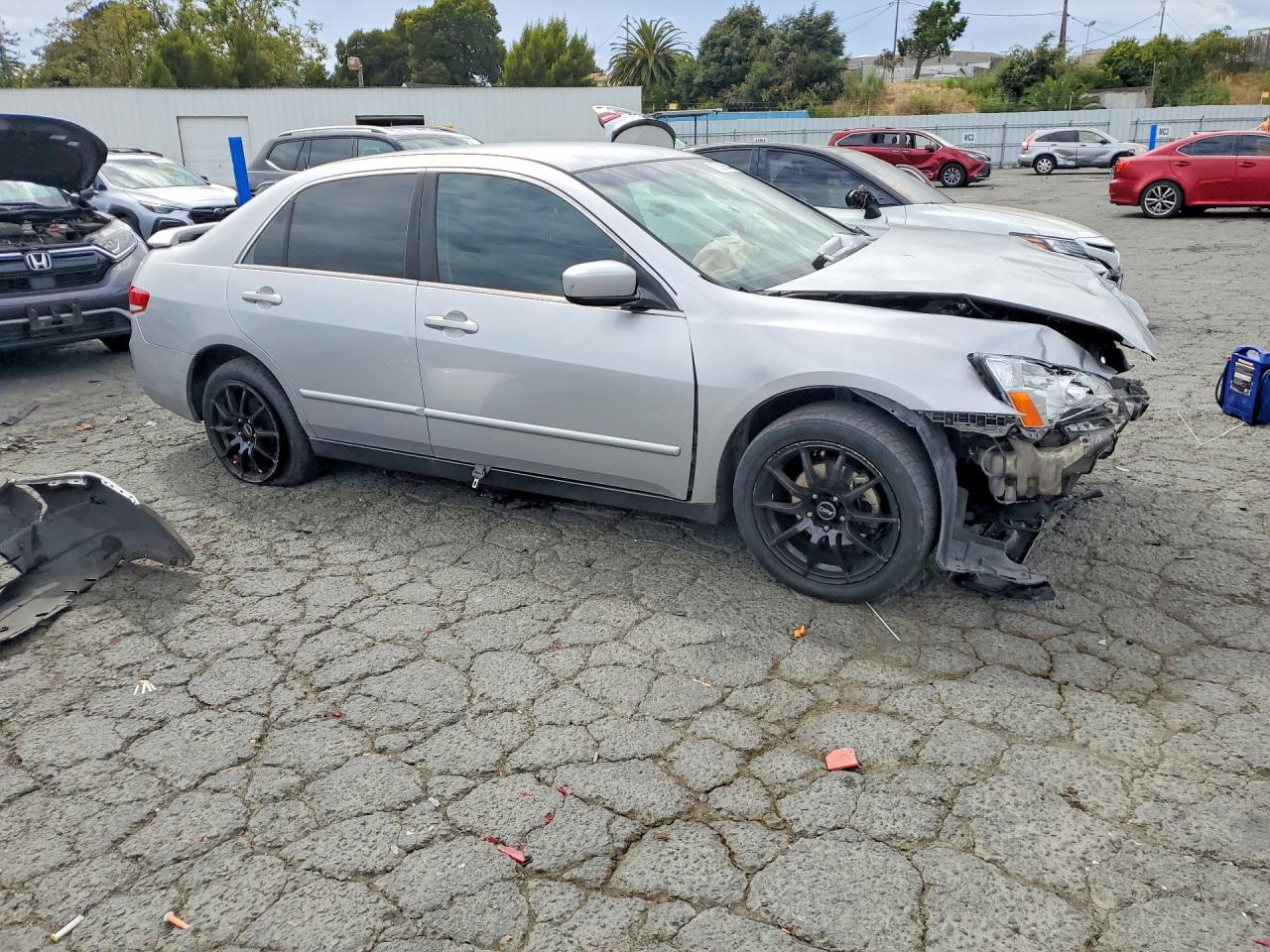 2003 Honda Accord Lx Silver vin: JHMCM56373C041341