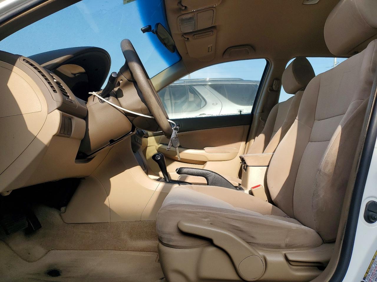 2004 Honda Accord Lx White vin: JHMCM56374C036383