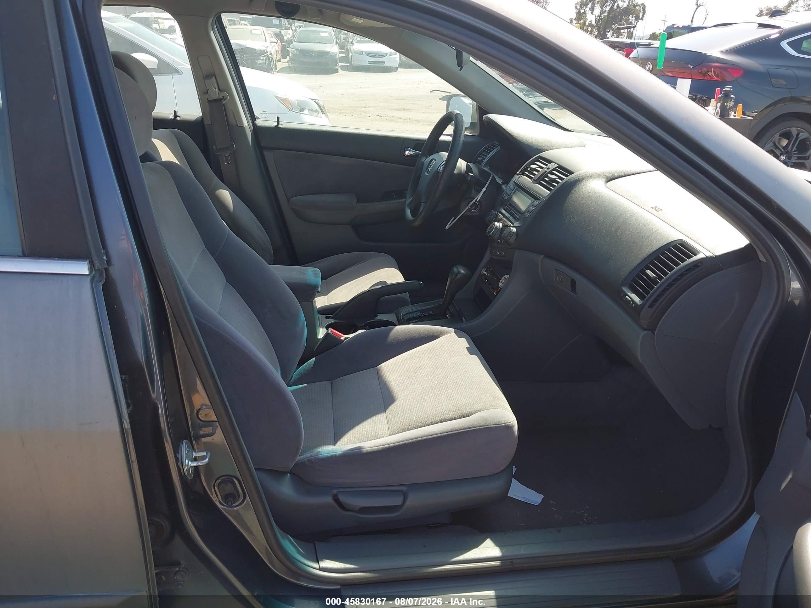 2004 Honda Accord 2.4 Lx Silver vin: JHMCM56384C029913