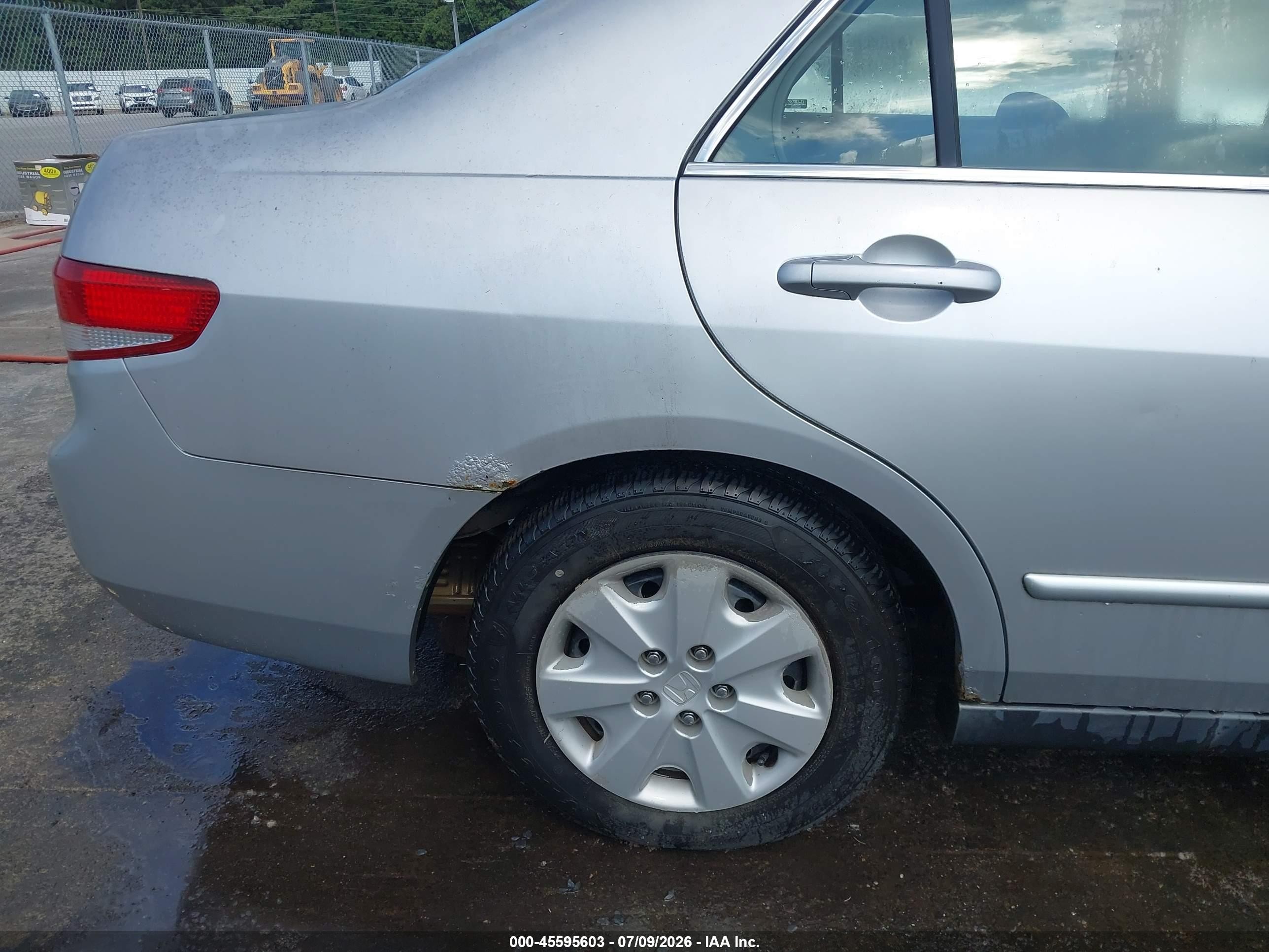2004 Honda Accord 2.4 Lx Silver vin: JHMCM56394C000226