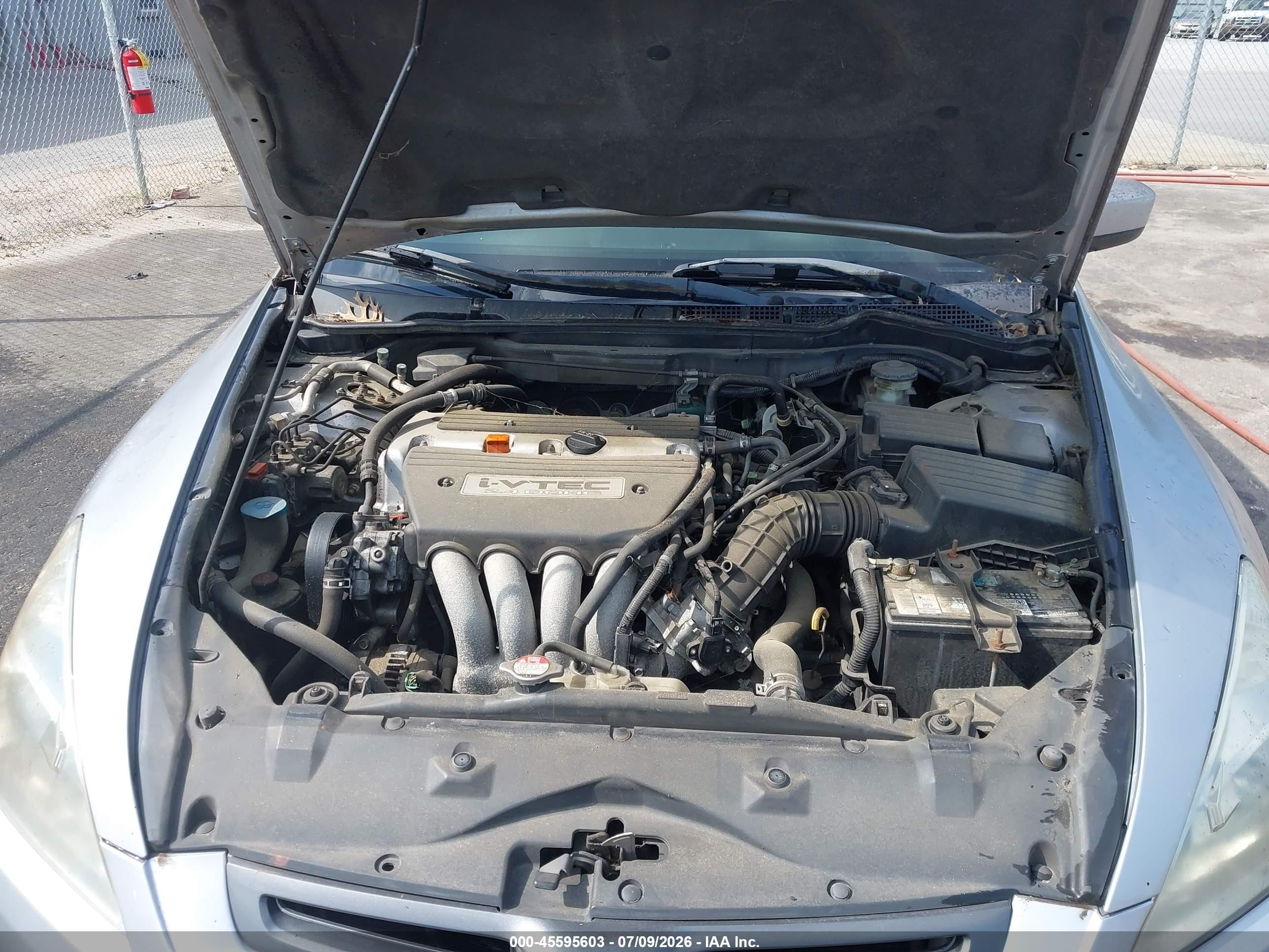 2004 Honda Accord 2.4 Lx Silver vin: JHMCM56394C000226