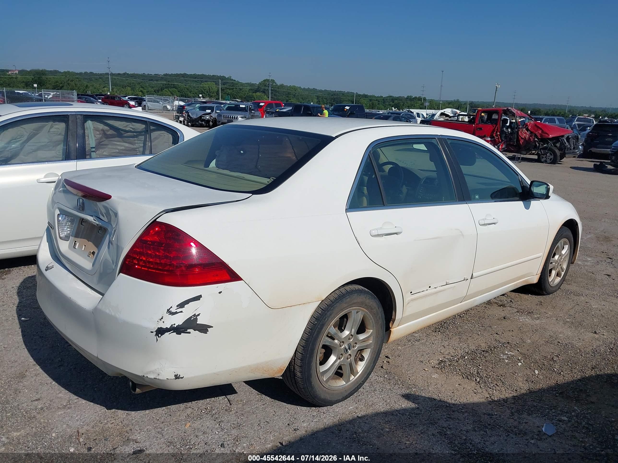 2007 Honda Accord 2.4 Se White vin: JHMCM56397C013031