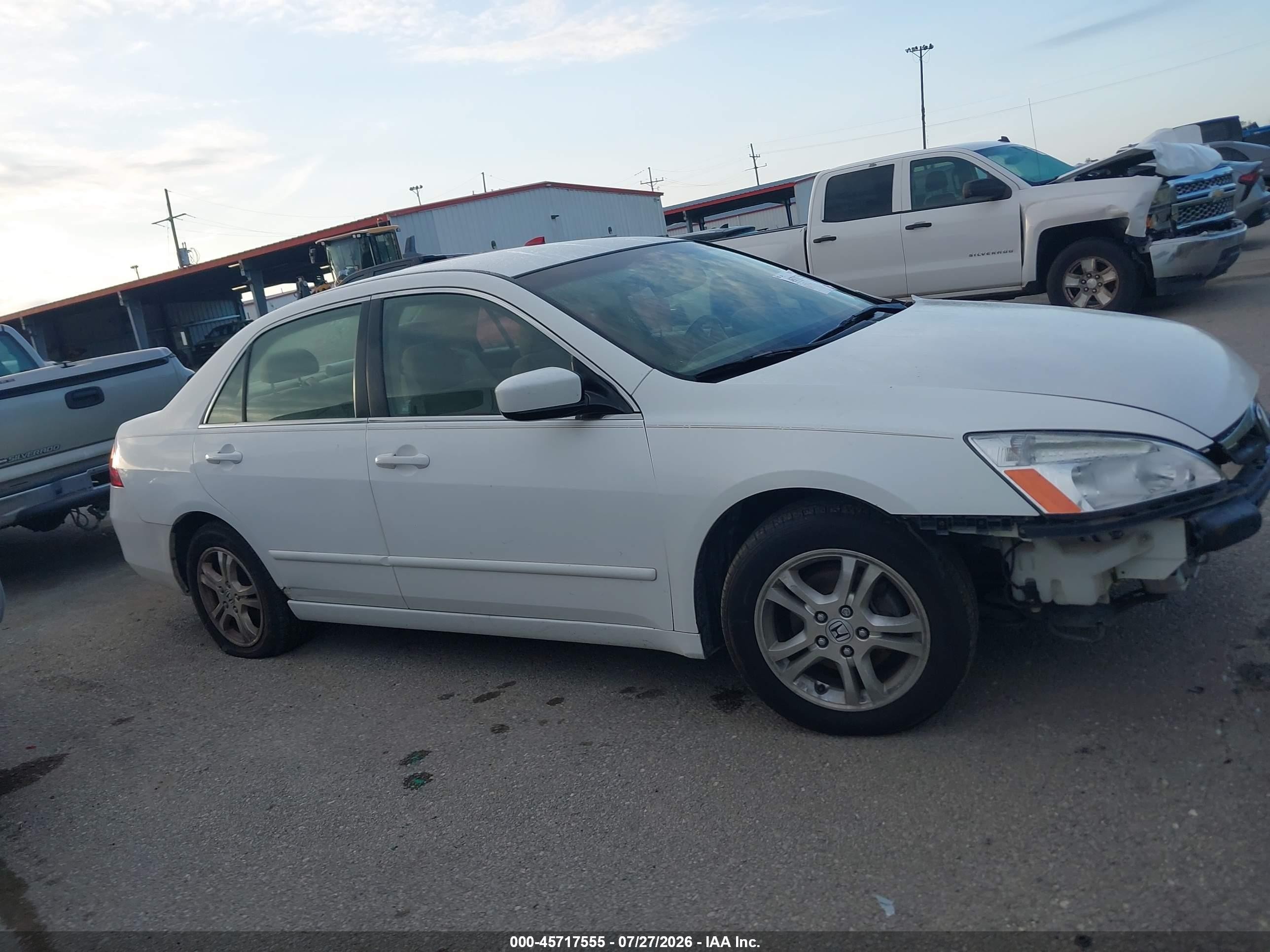 2007 Honda Accord 2.4 Se White vin: JHMCM56397C022084
