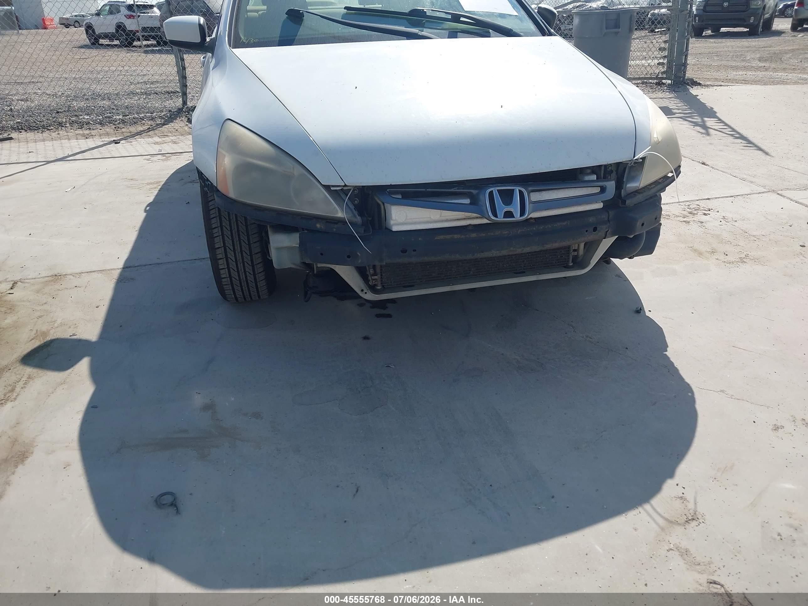 2003 Honda Accord Sdn Lx White vin: JHMCM563X3C003392
