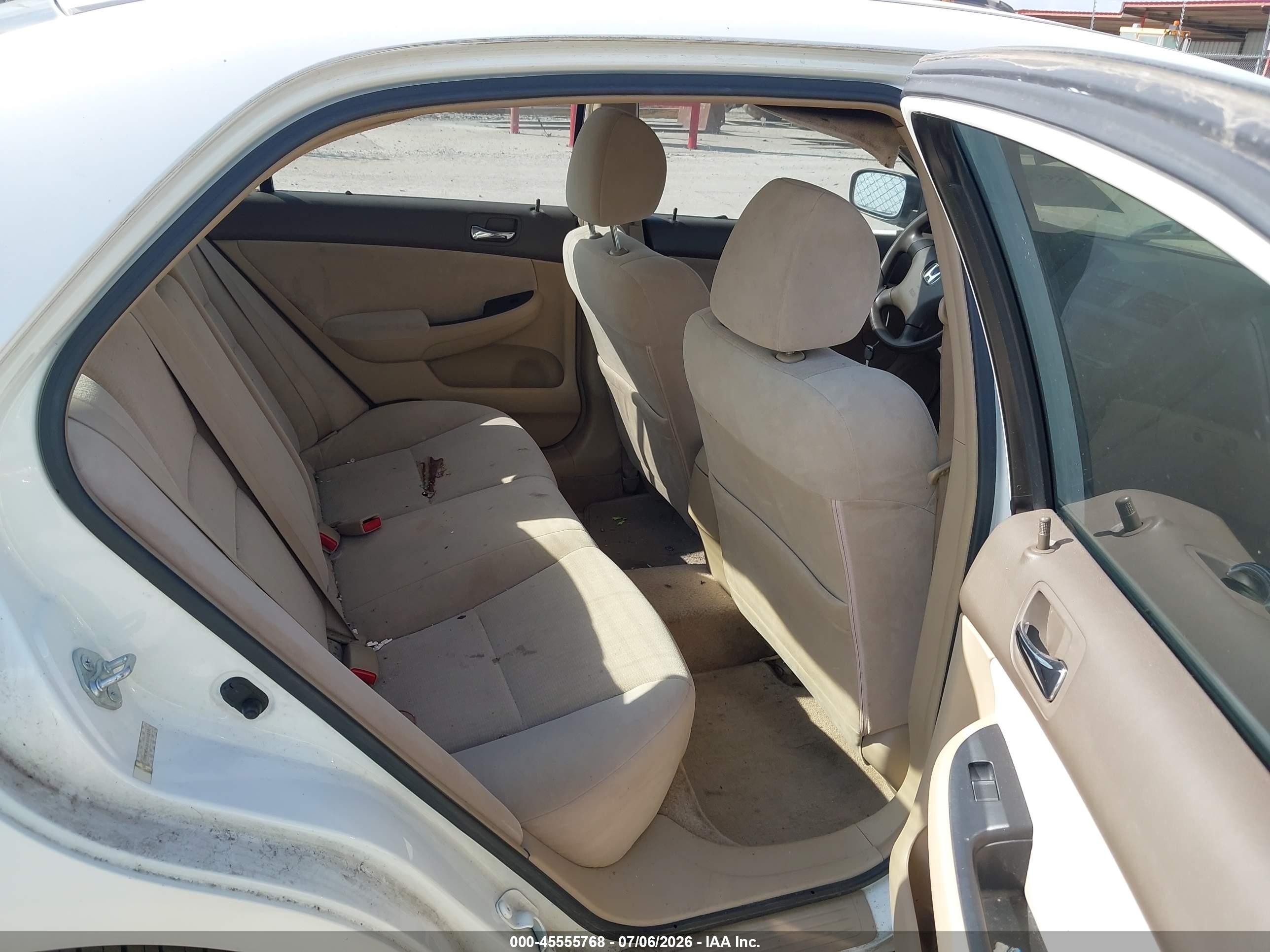 2003 Honda Accord Sdn Lx White vin: JHMCM563X3C003392