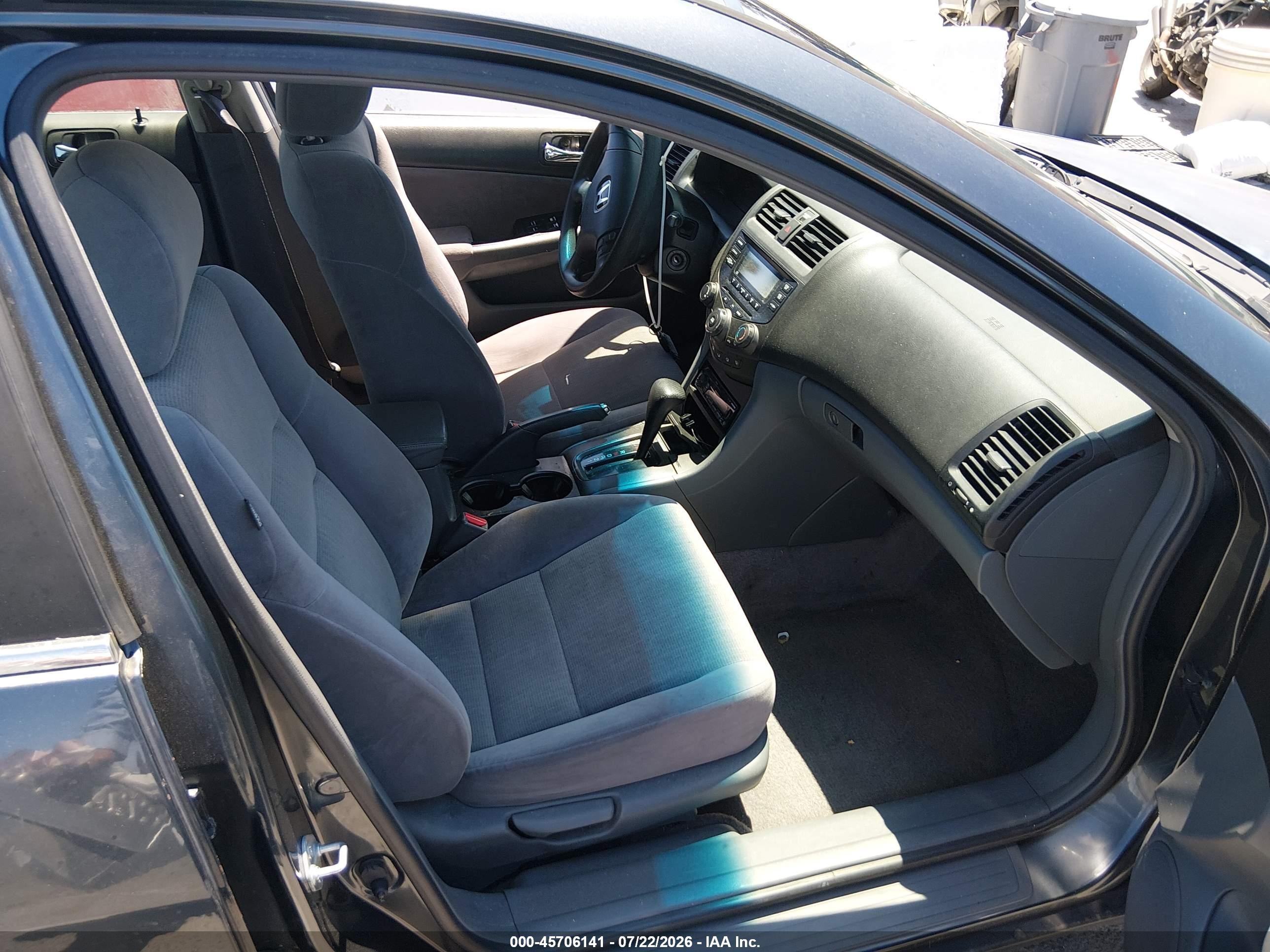 2005 Honda Accord 2.4 Lx Серый vin: JHMCM56415C002675