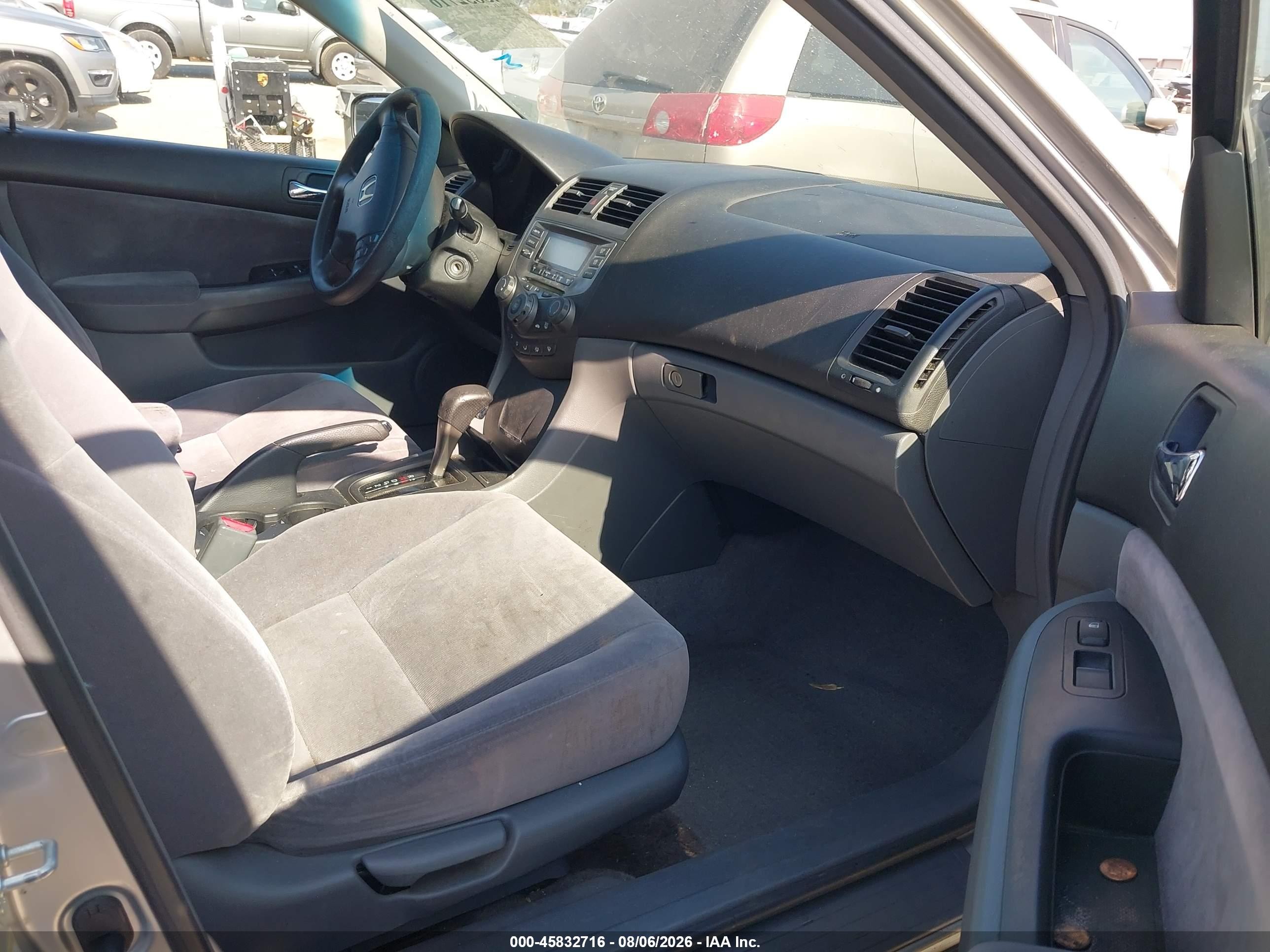2006 Honda Accord 2.4 Lx Серебряный vin: JHMCM56426C010768