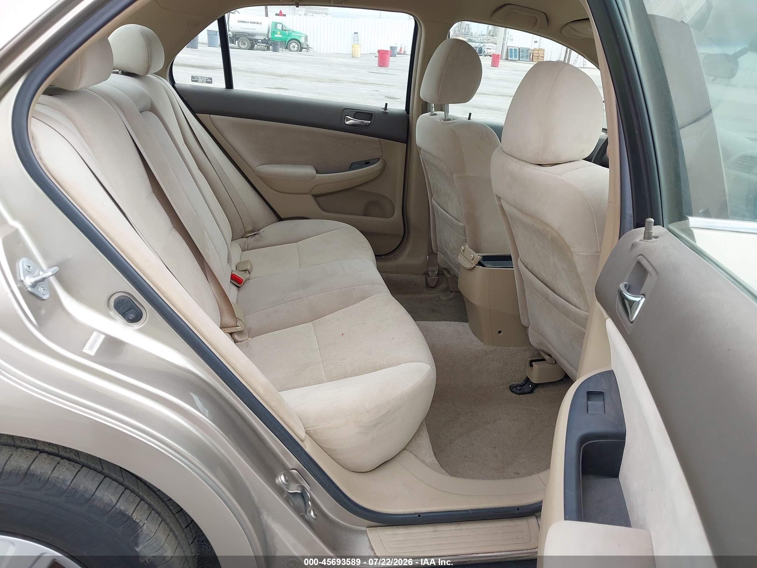 2005 Honda Accord 2.4 Lx Золотой vin: JHMCM56465C003899
