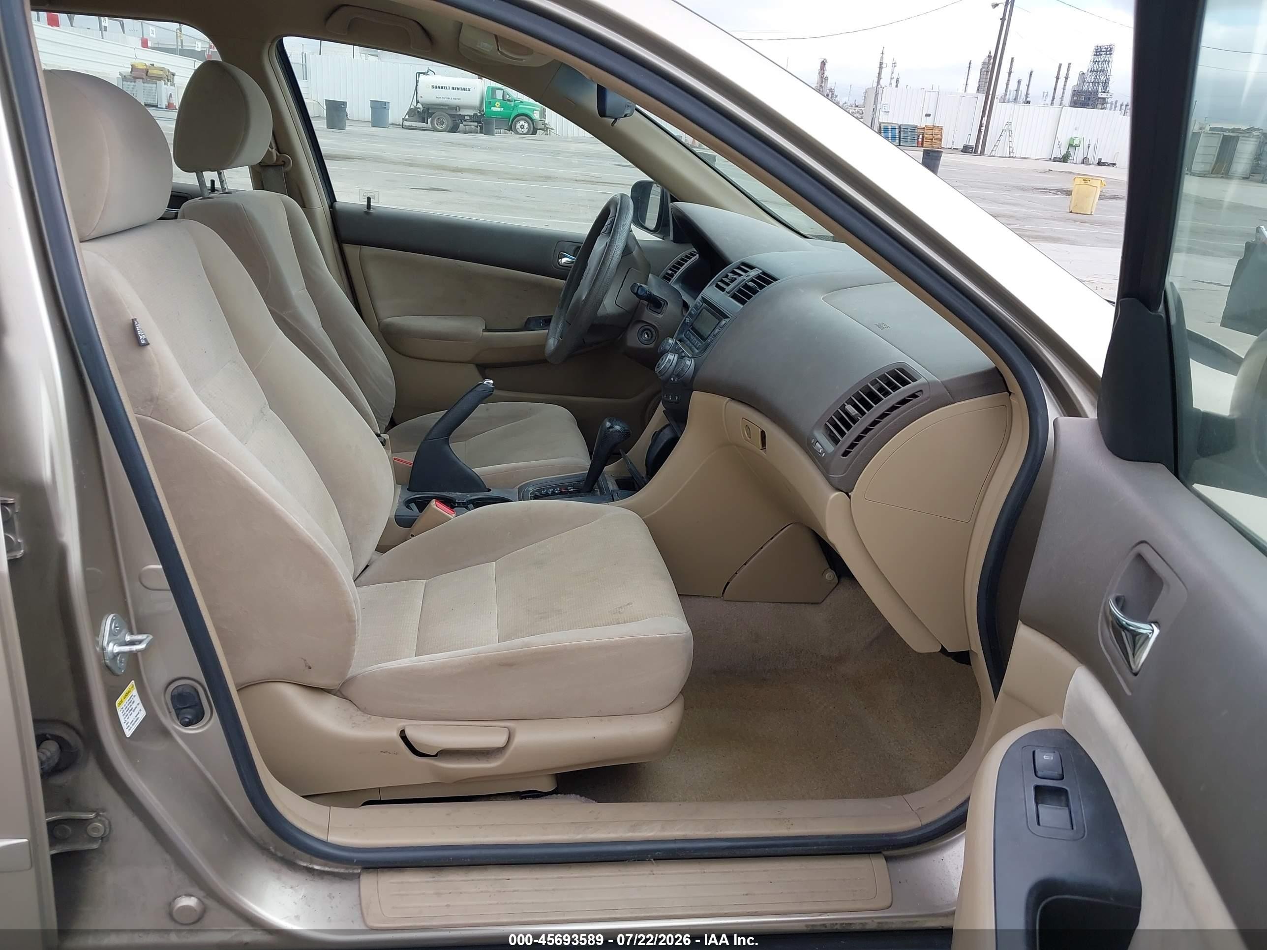2005 Honda Accord 2.4 Lx Золотой vin: JHMCM56465C003899