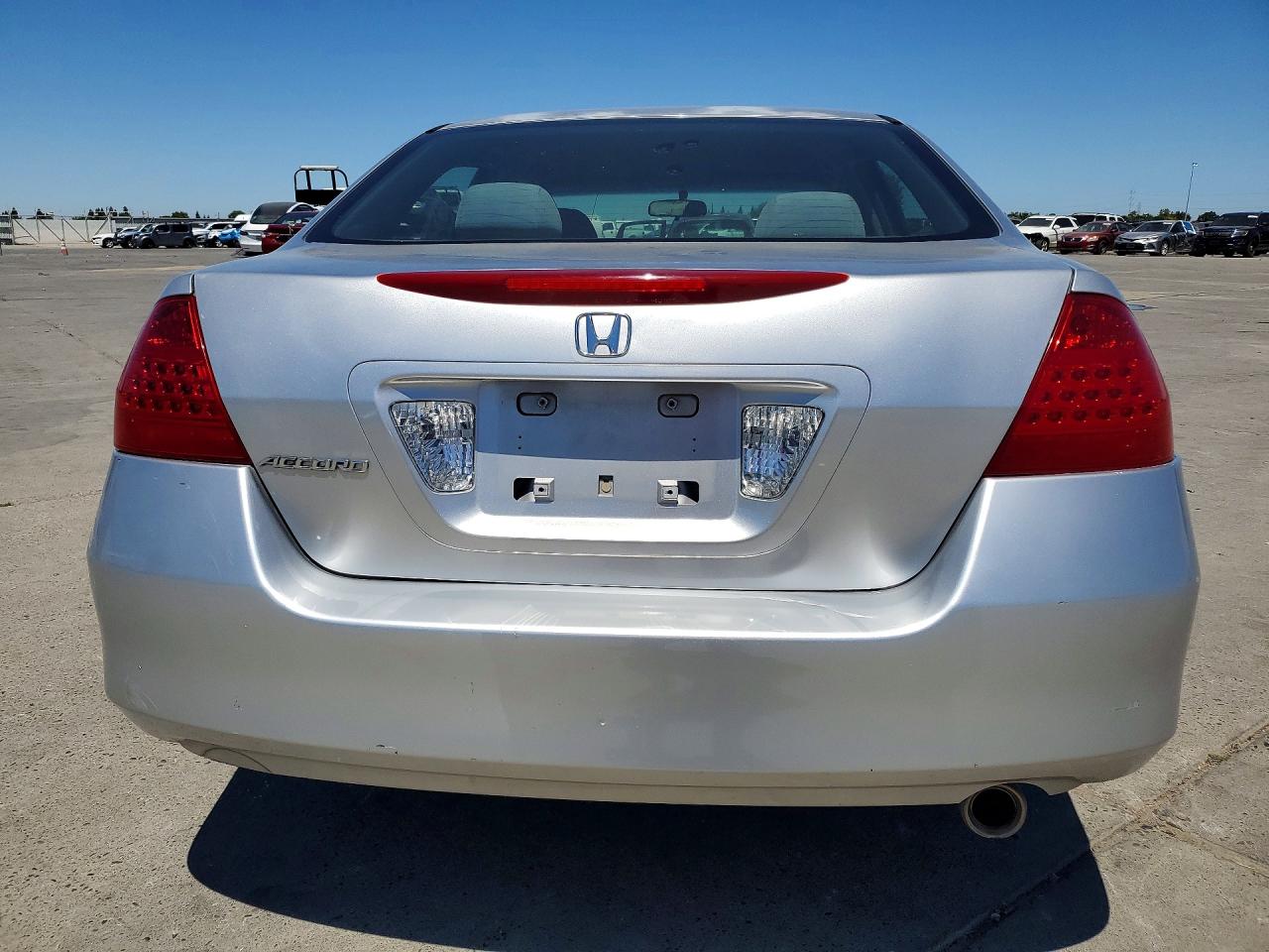 2006 Honda Accord Lx Silver vin: JHMCM56466C008697