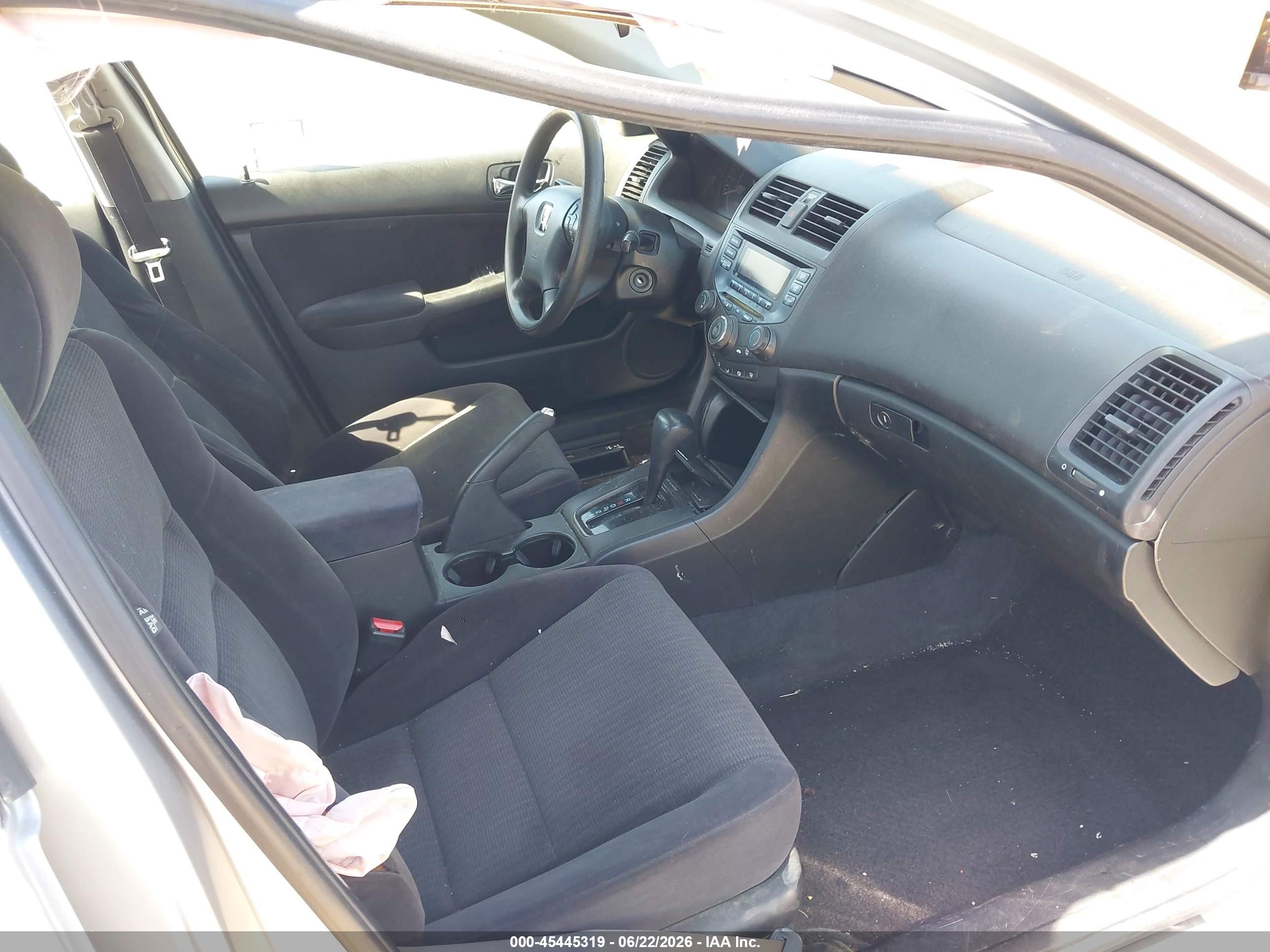 2005 Honda Accord 2.4 Lx Silver vin: JHMCM56495C004545