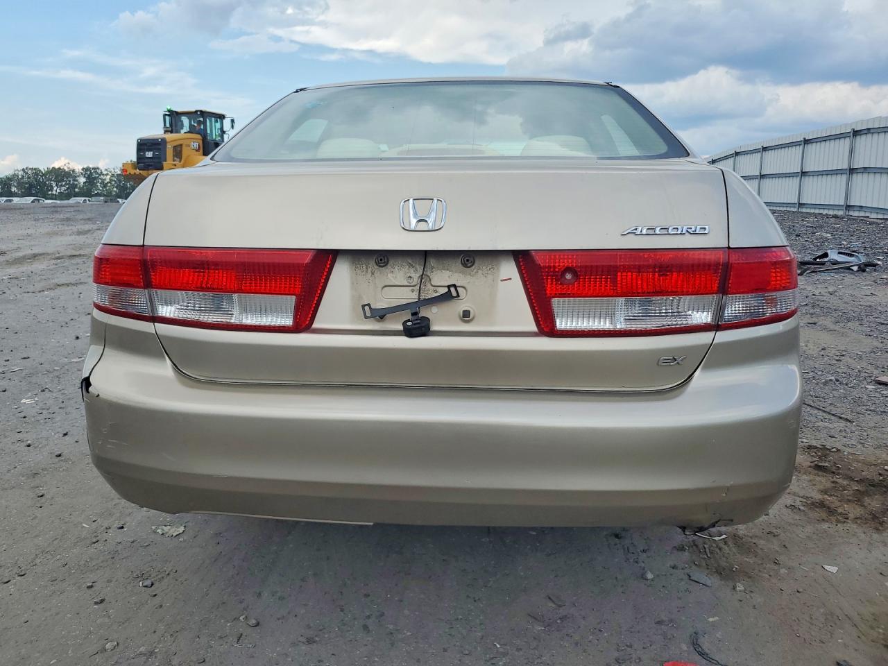2003 Honda Accord Ex Gold vin: JHMCM56603C009633