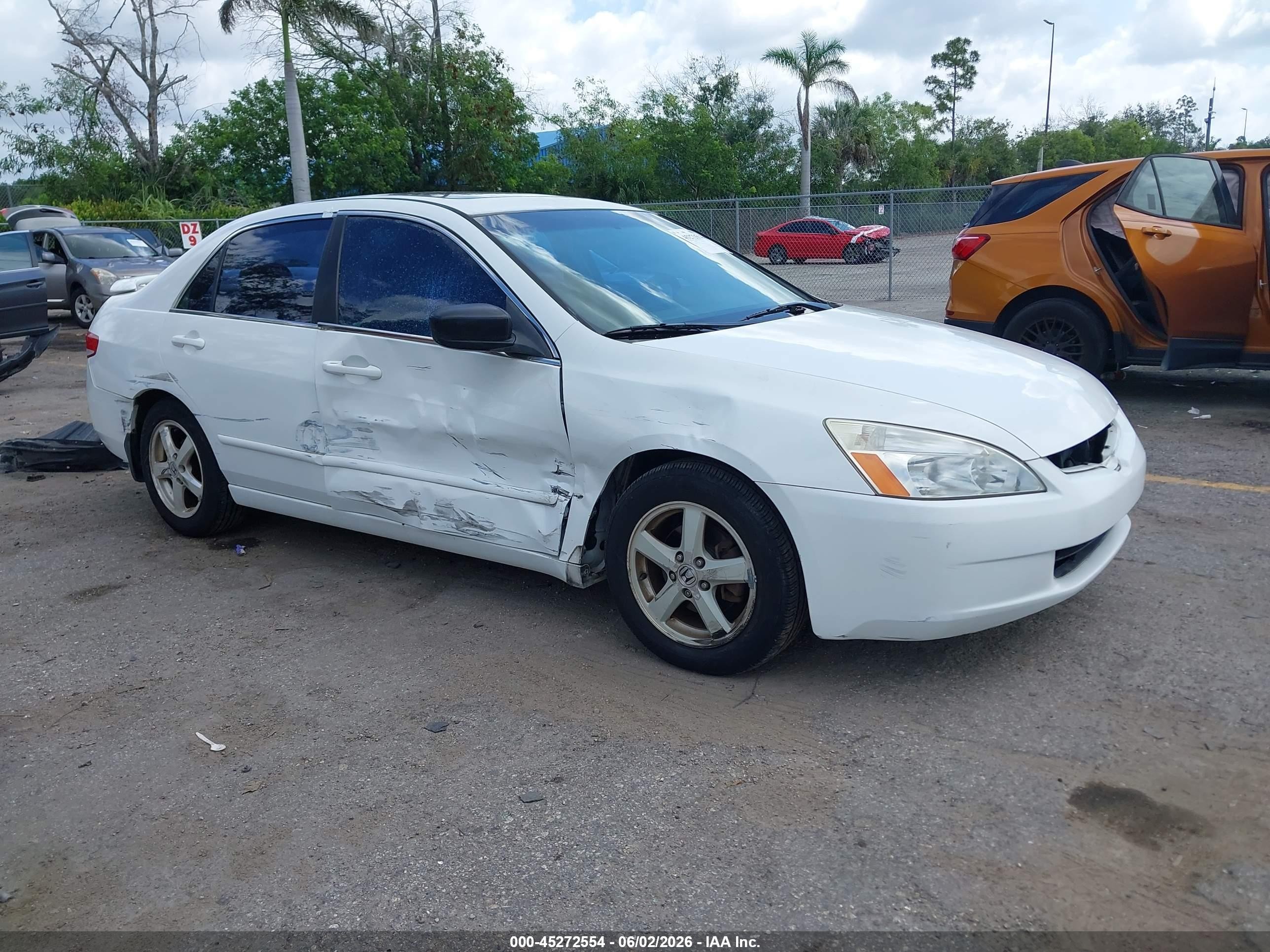 2003 Honda Accord 2.4 Ex White vin: JHMCM56613C072109