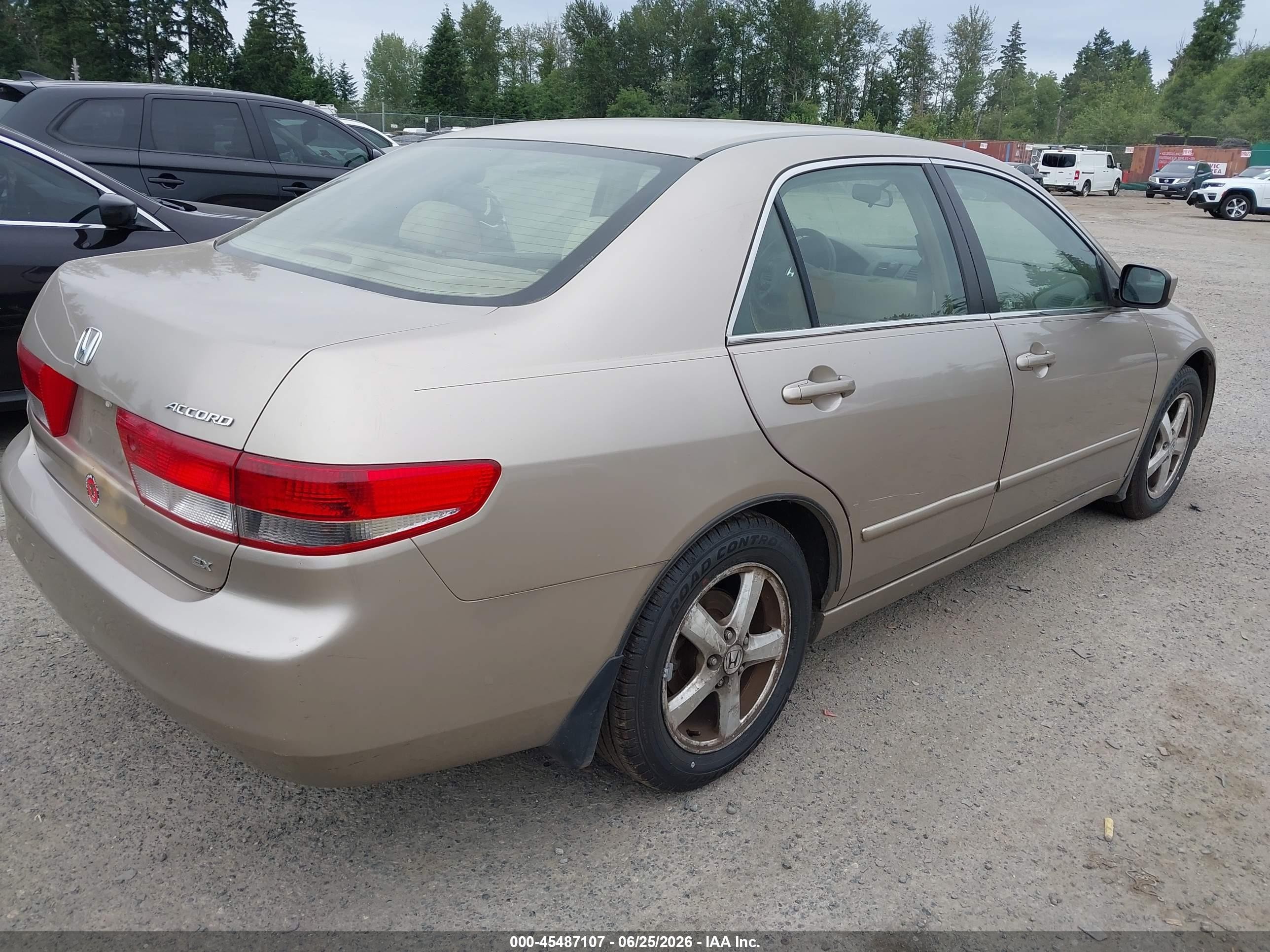 2003 Honda Accord Sdn Ex Beige vin: JHMCM56623C024926