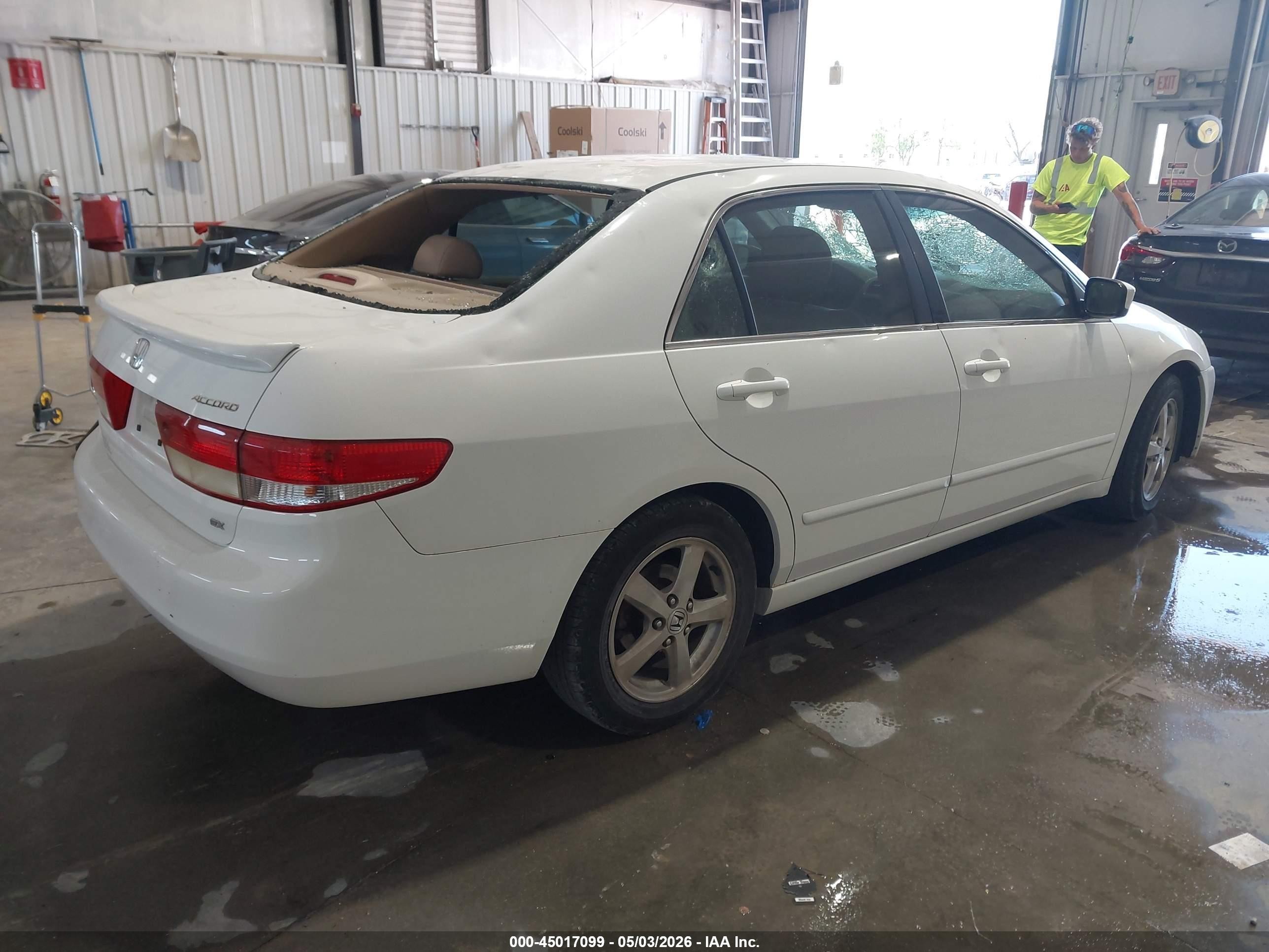 2003 Honda Accord 2.4 Ex White vin: JHMCM56623C051060