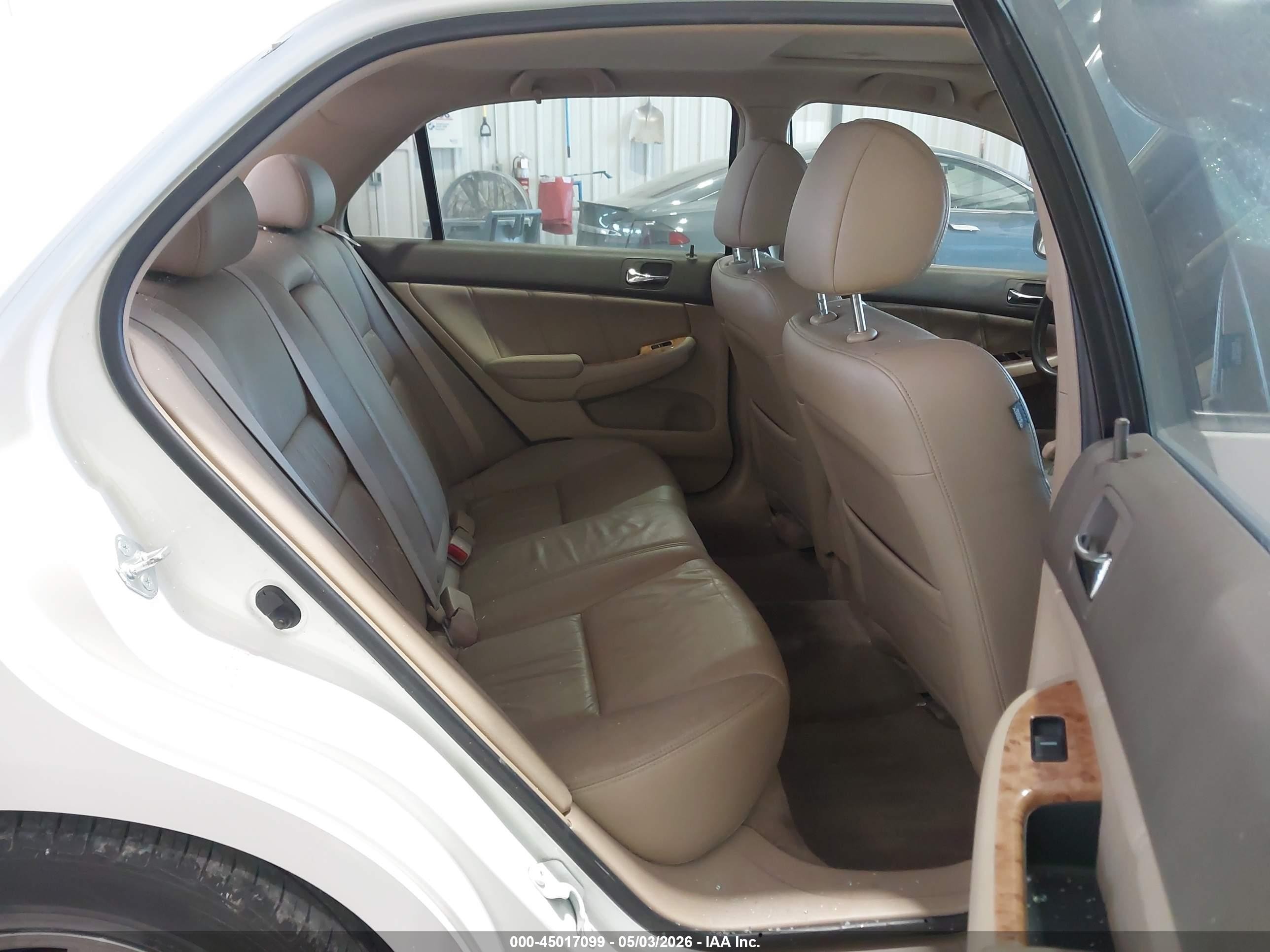 2003 Honda Accord 2.4 Ex White vin: JHMCM56623C051060